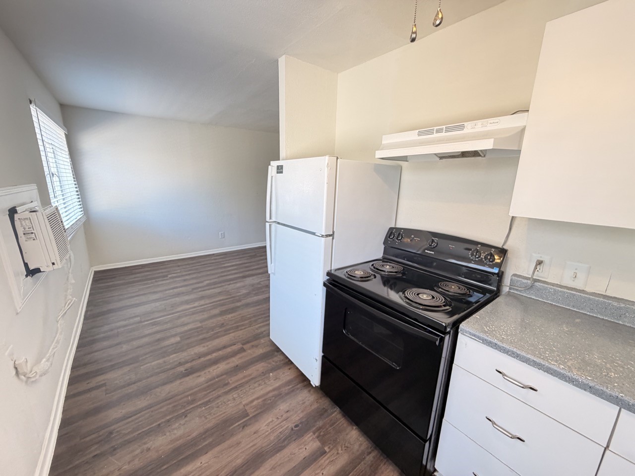 4115 Douglas Avenue 101