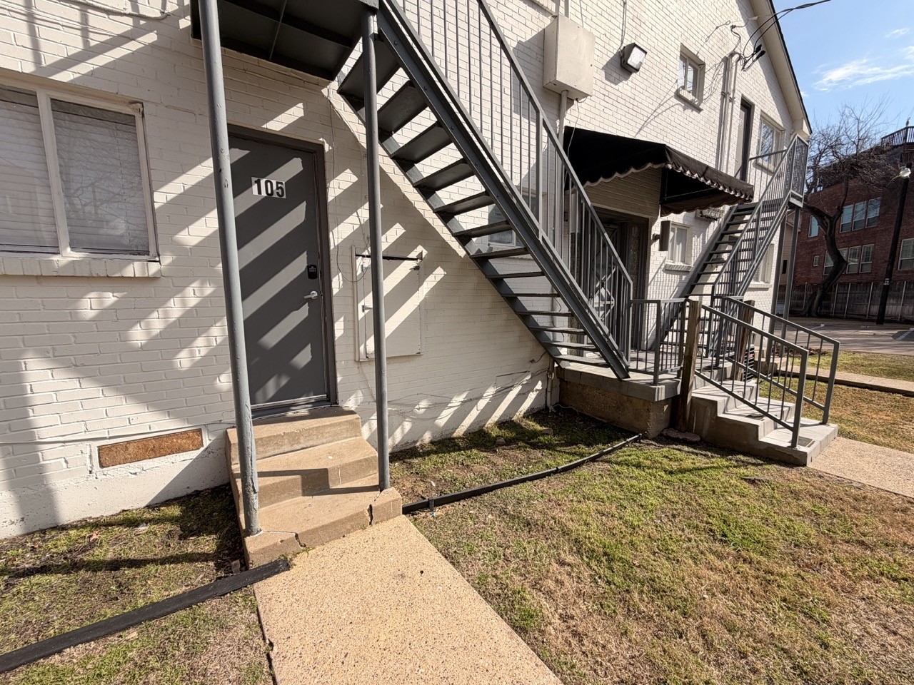 4115 Douglas Avenue 105