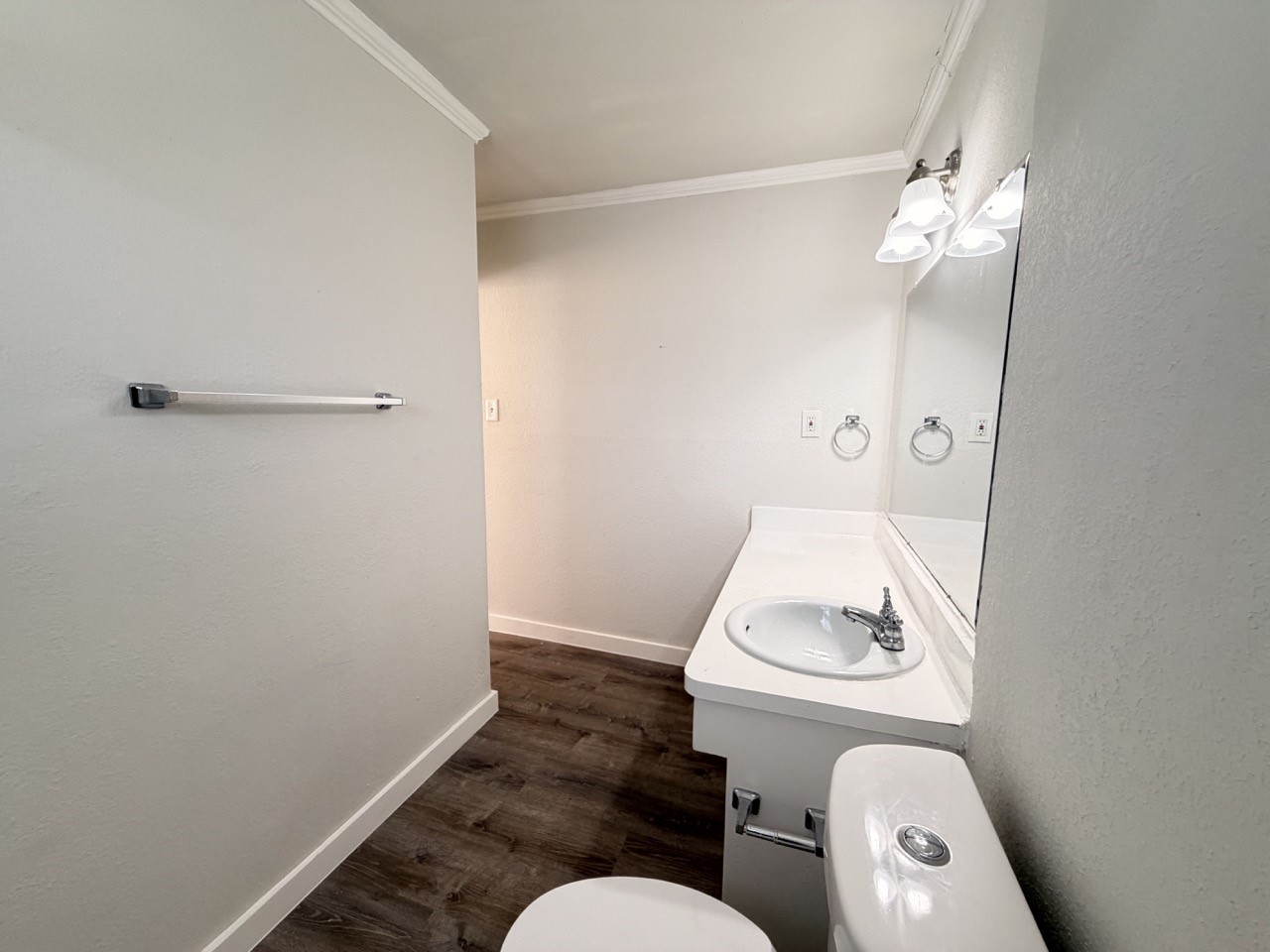 4115 Douglas Avenue 105