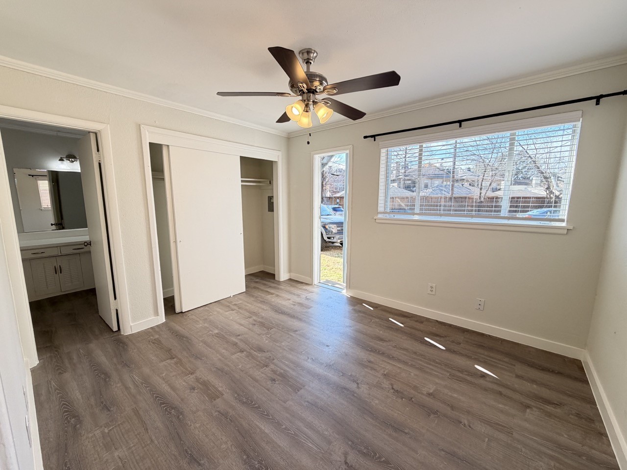 4115 Douglas Avenue 105