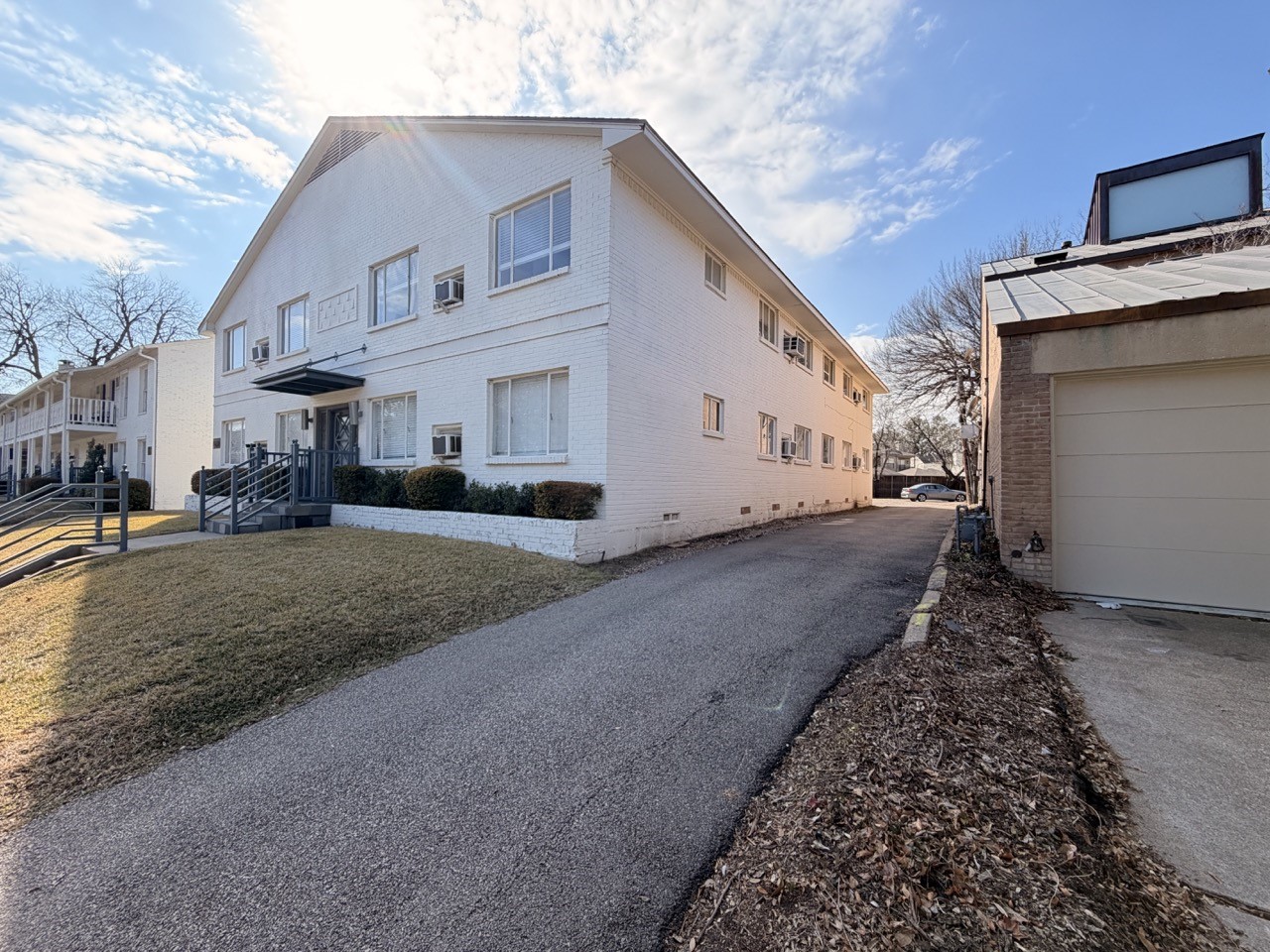 4115 Douglas Avenue 206