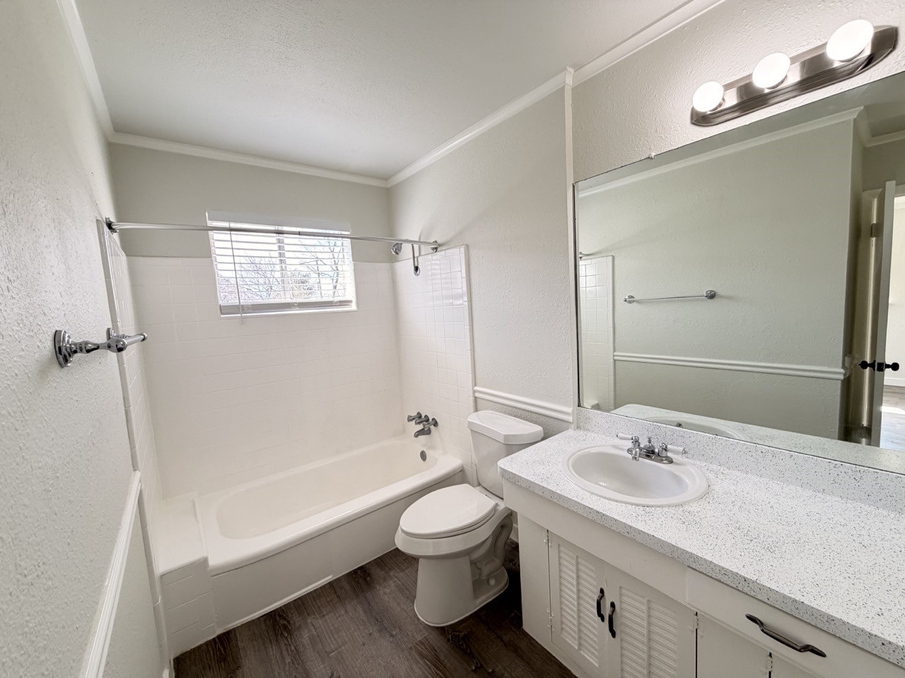 4115 Douglas Avenue 206