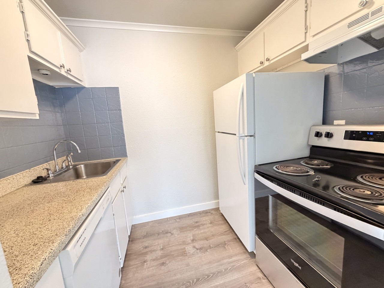 4115 Douglas Avenue 206