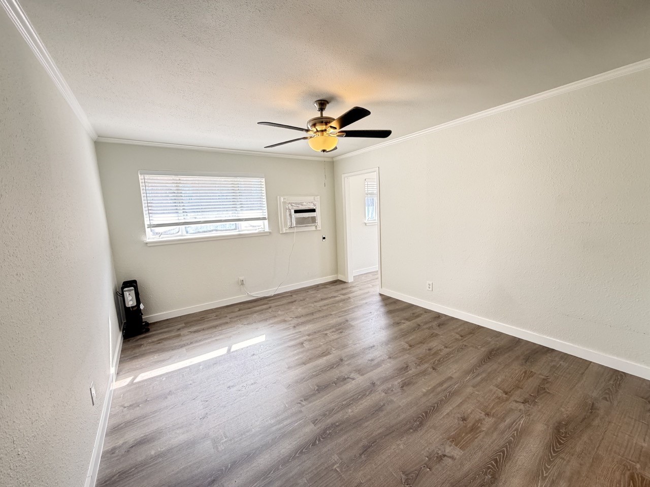 4115 Douglas Avenue 206