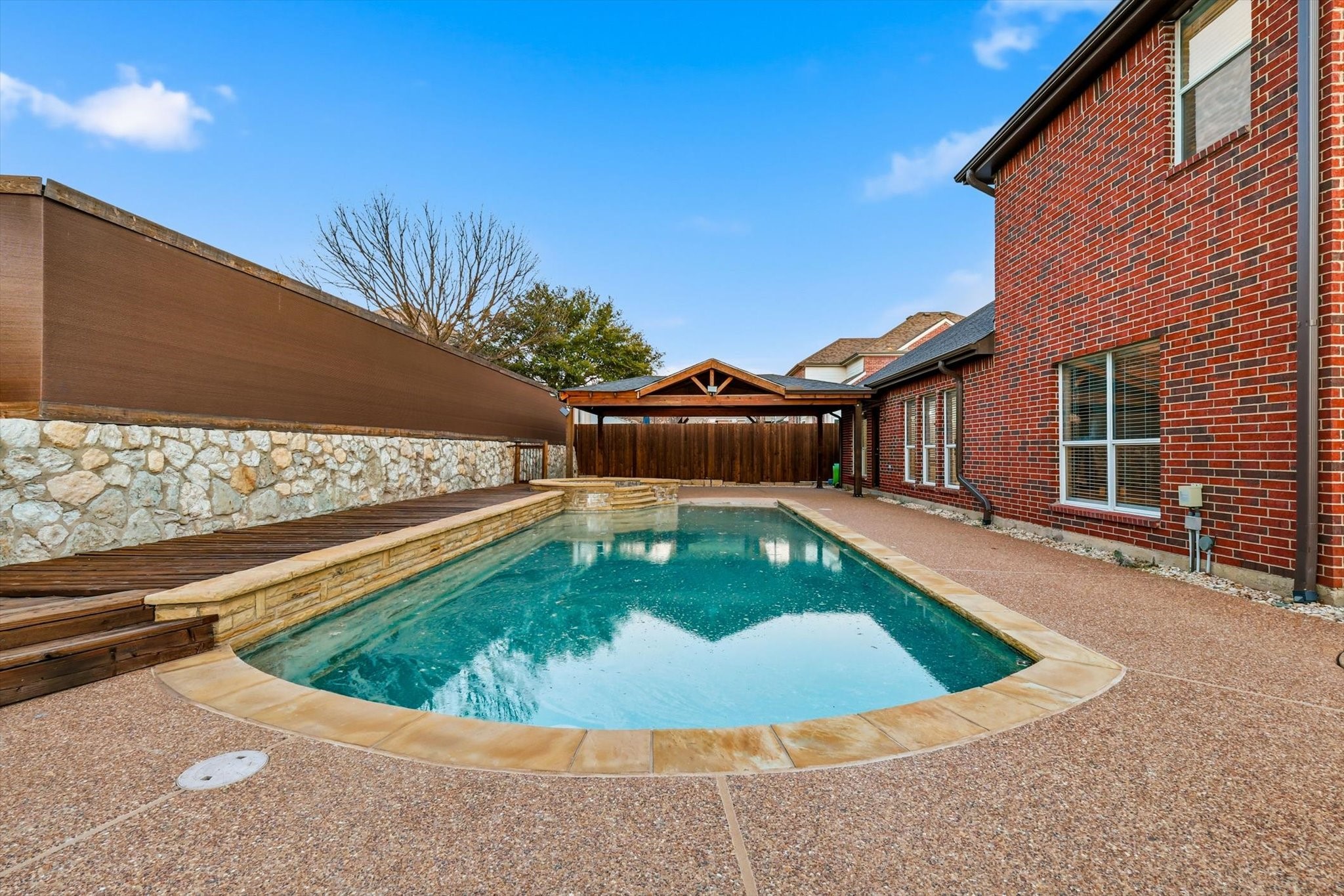 6613 Creek Bend