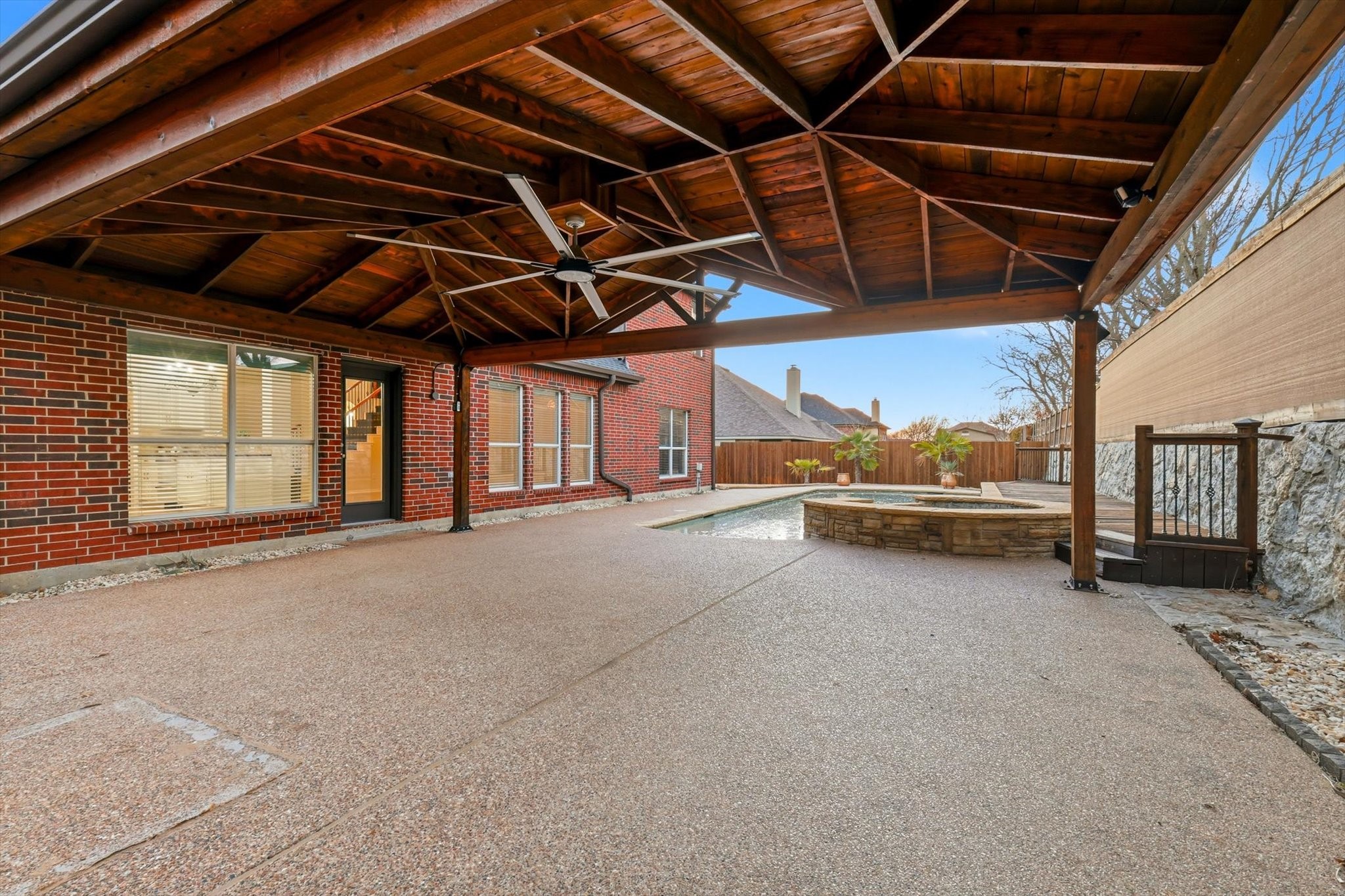 6613 Creek Bend