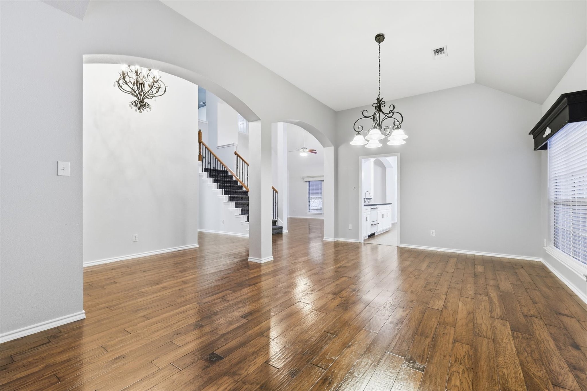 6613 Creek Bend