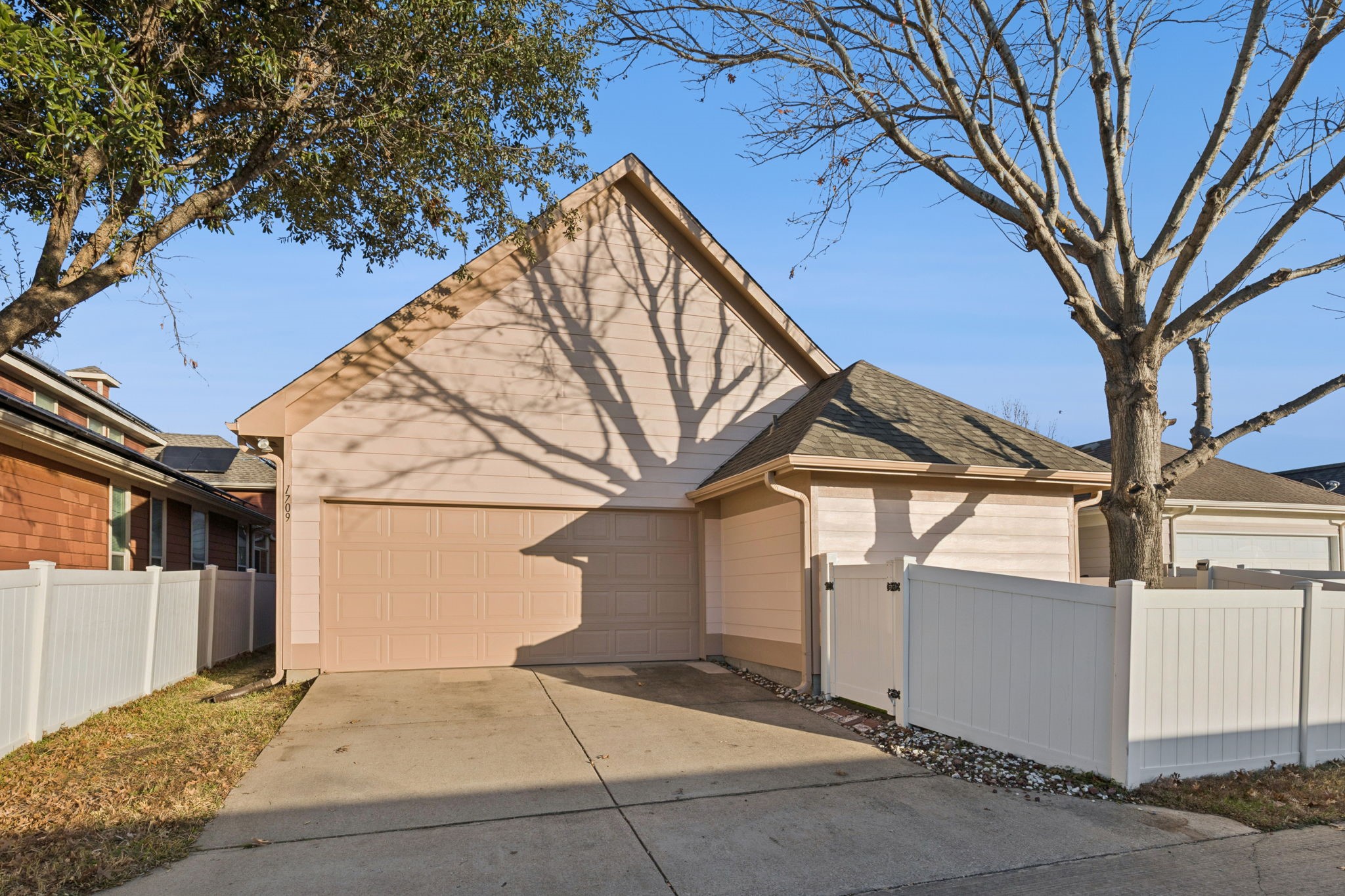 1709 Cherokee Rose Trail