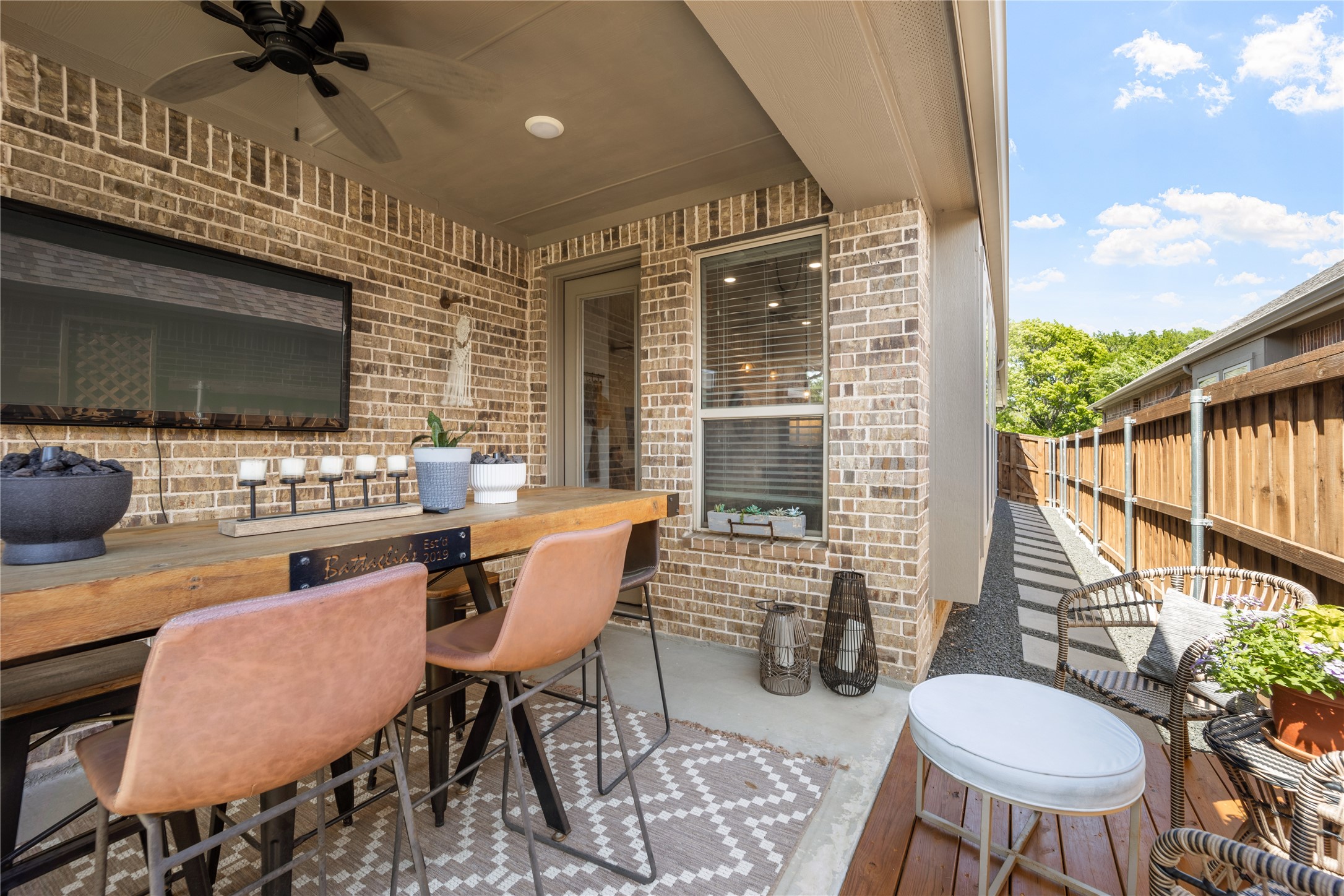 432 Gibbons Creek Trail