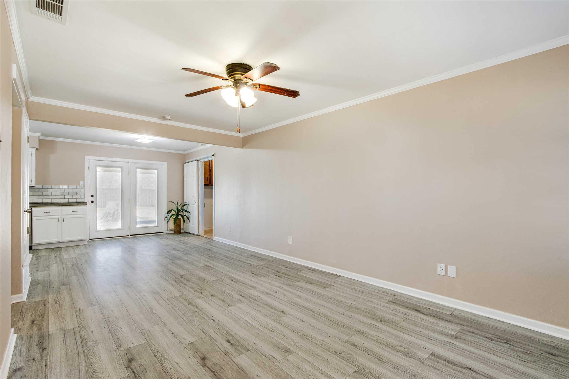 328 S 1st Street