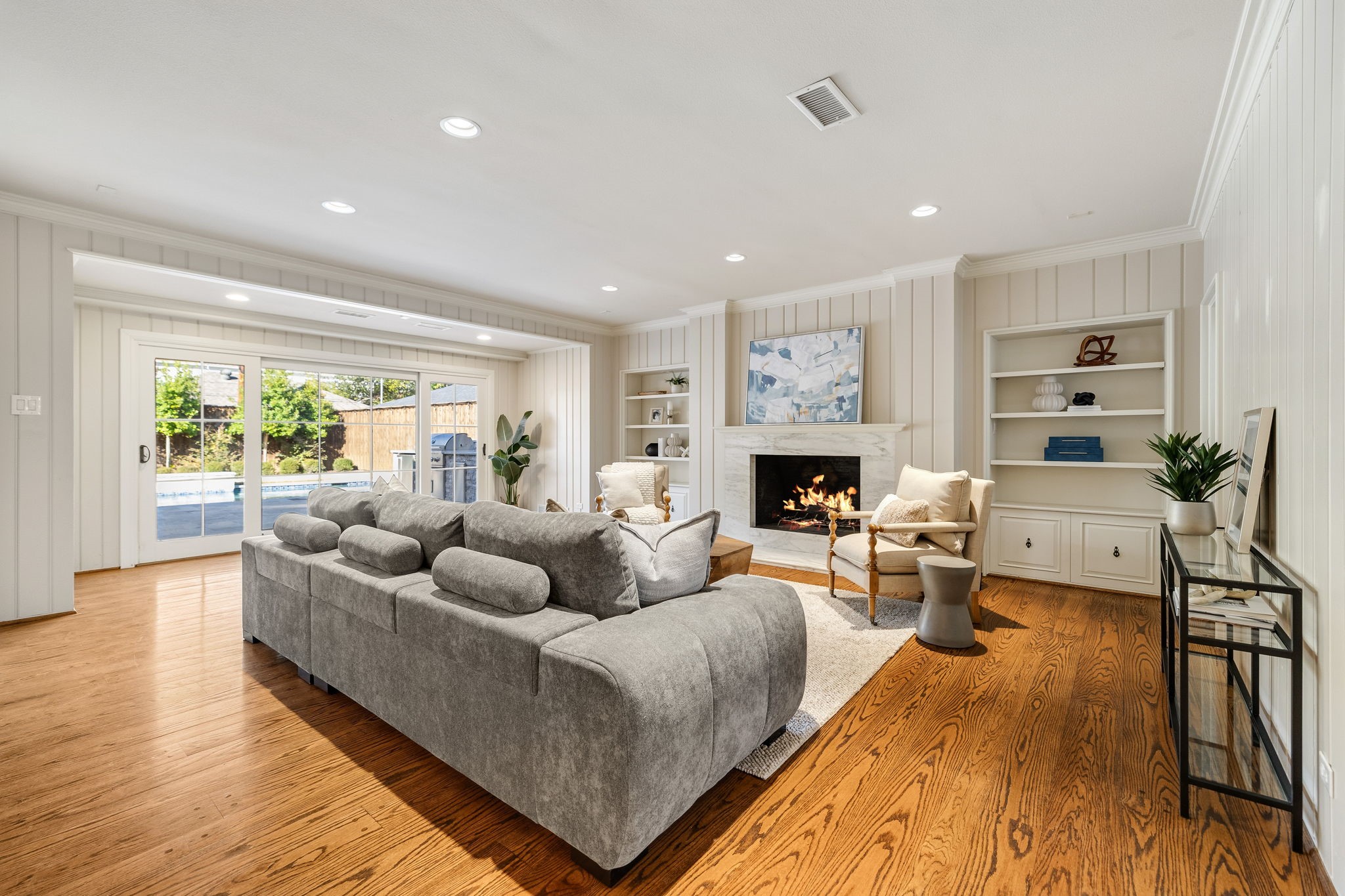 4678 Beverly Drive