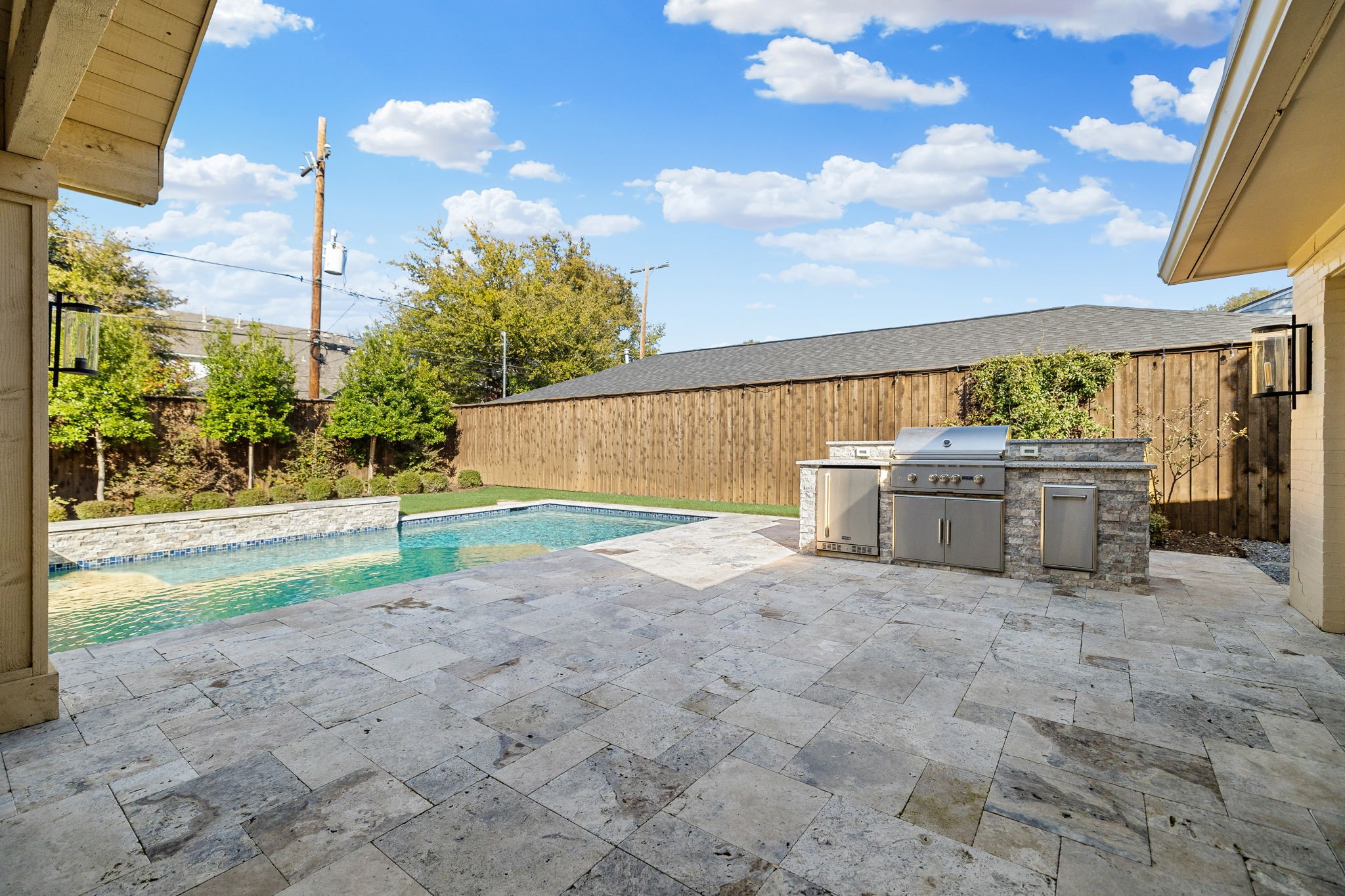 4678 Beverly Drive