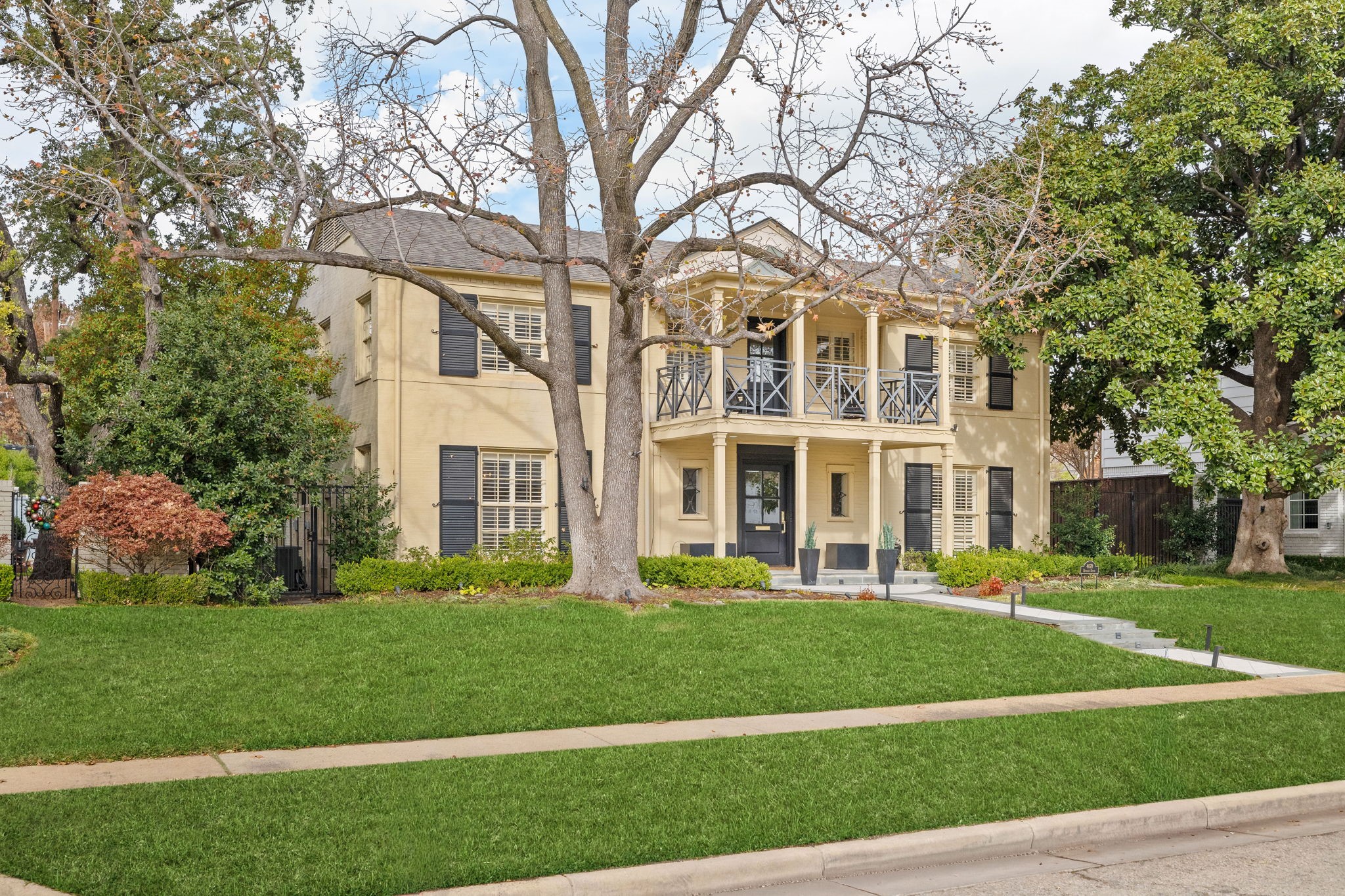 4678 Beverly Drive