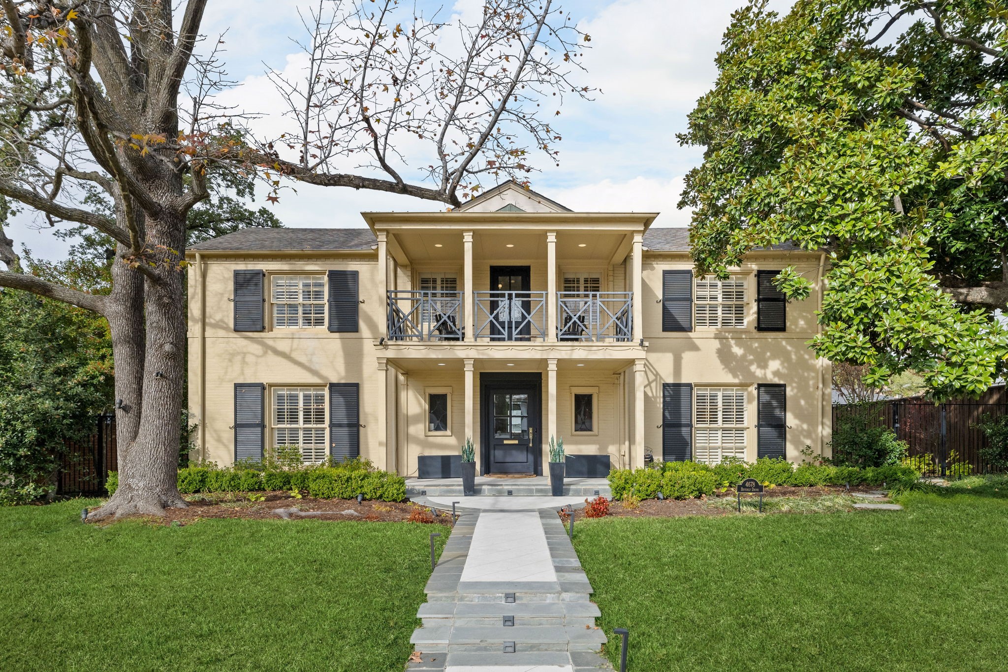 4678 Beverly Drive
