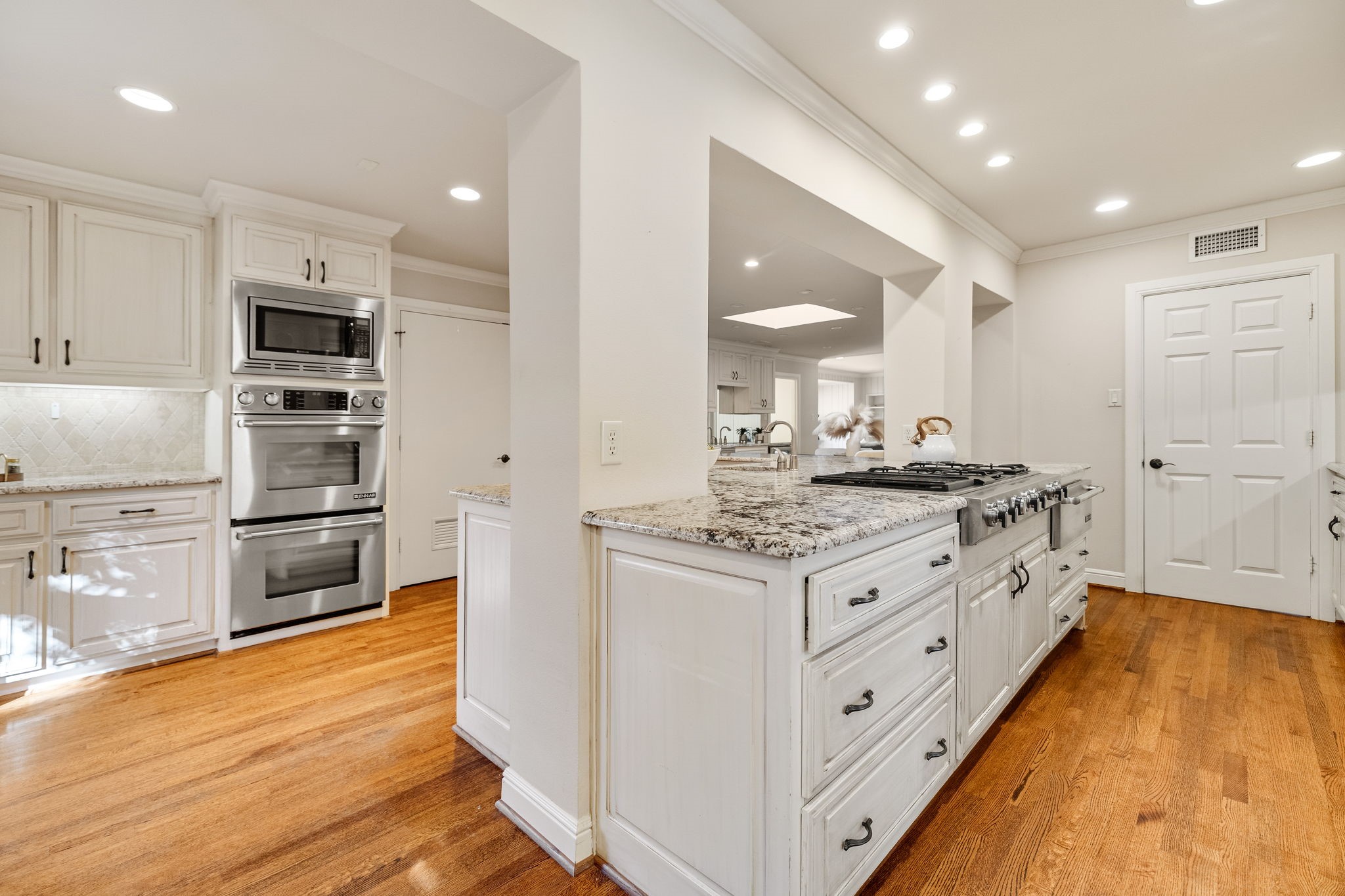 4678 Beverly Drive