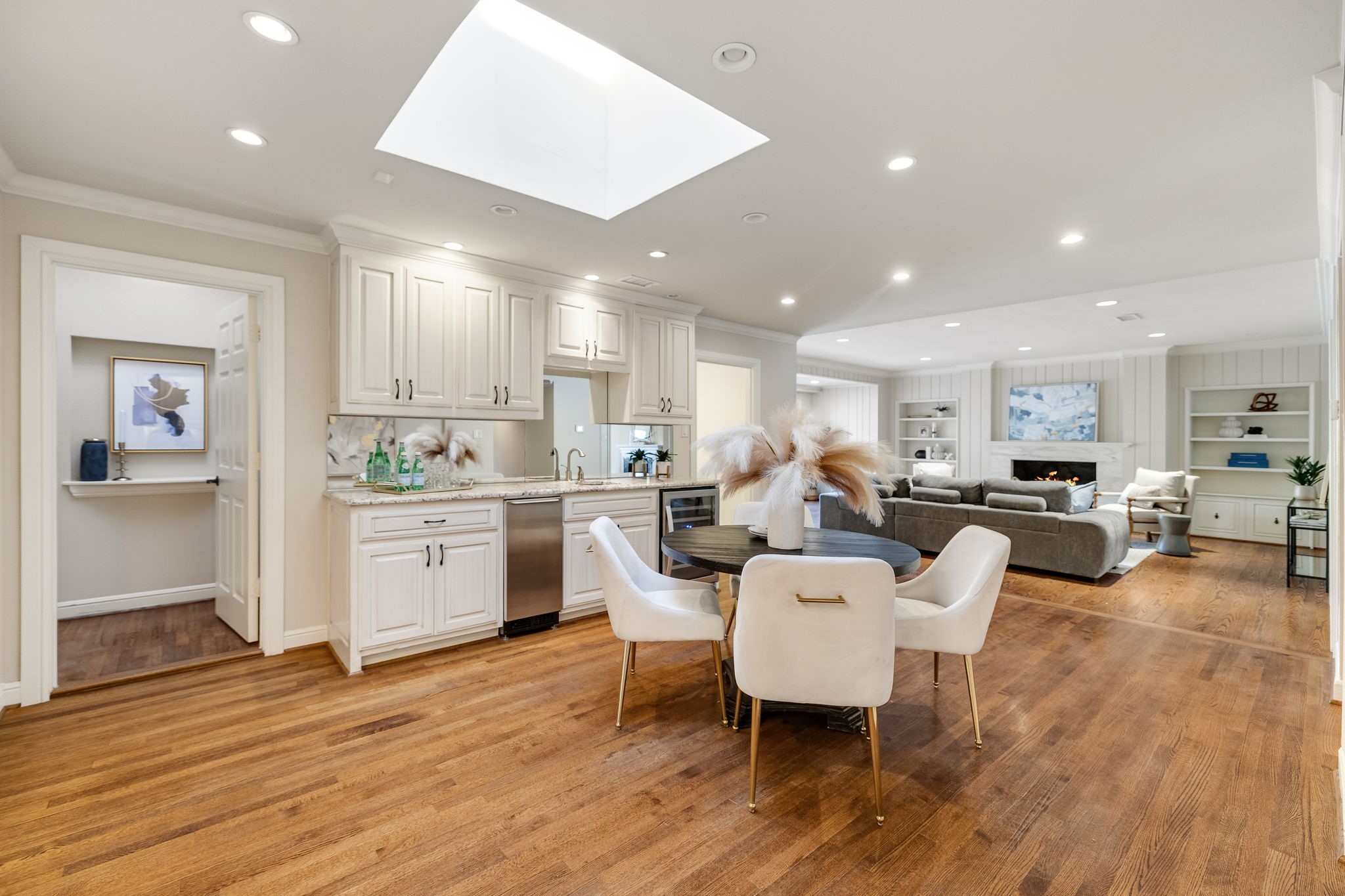 4678 Beverly Drive