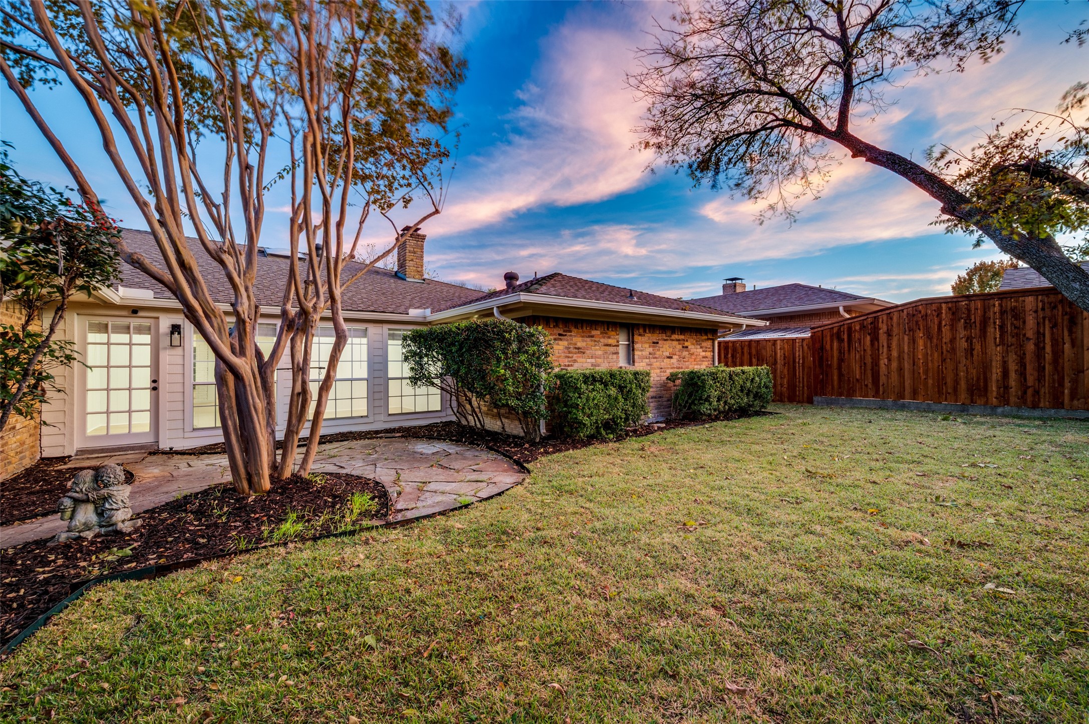 2601 Red Oak Lane