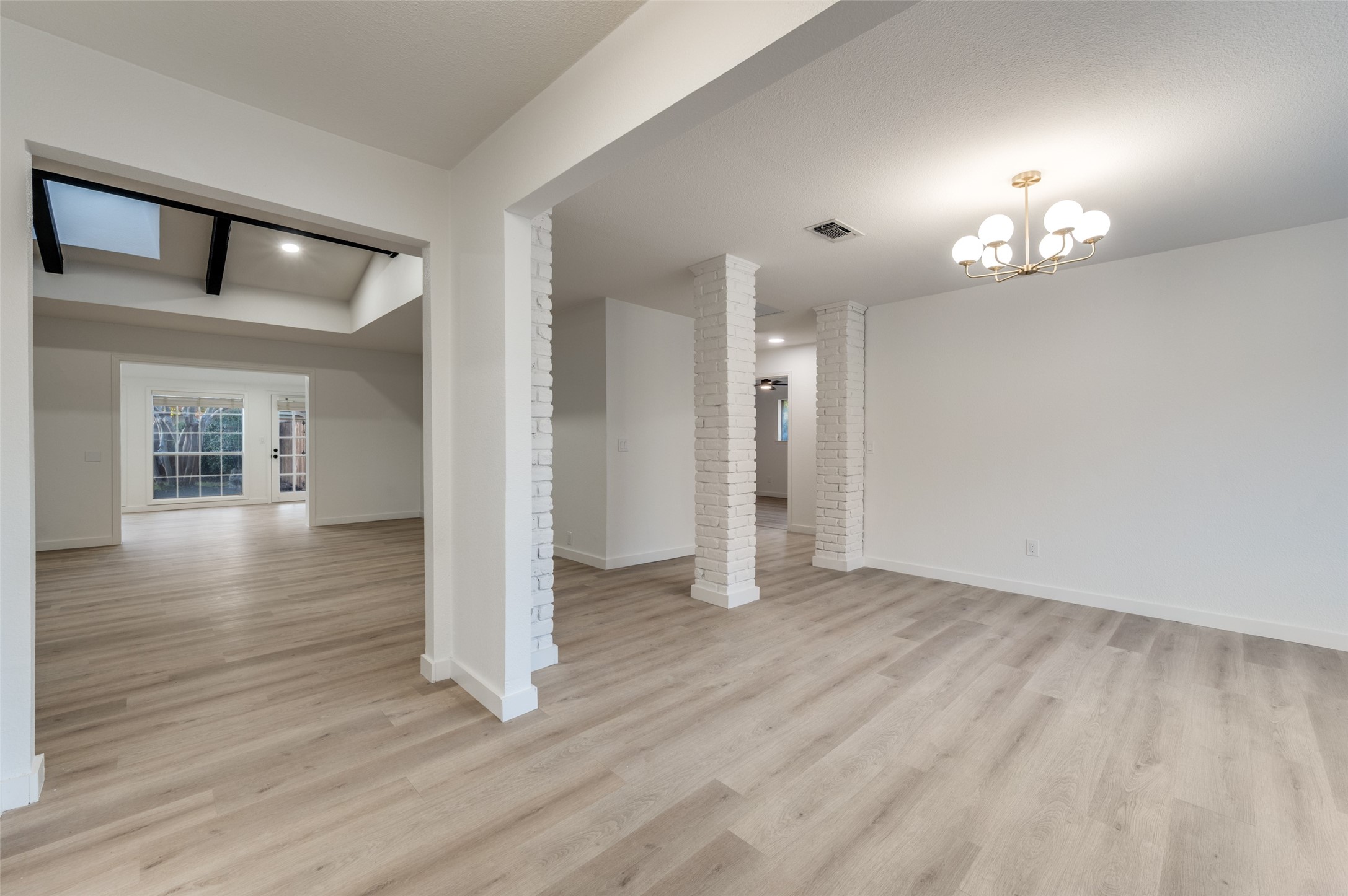 2601 Red Oak Lane
