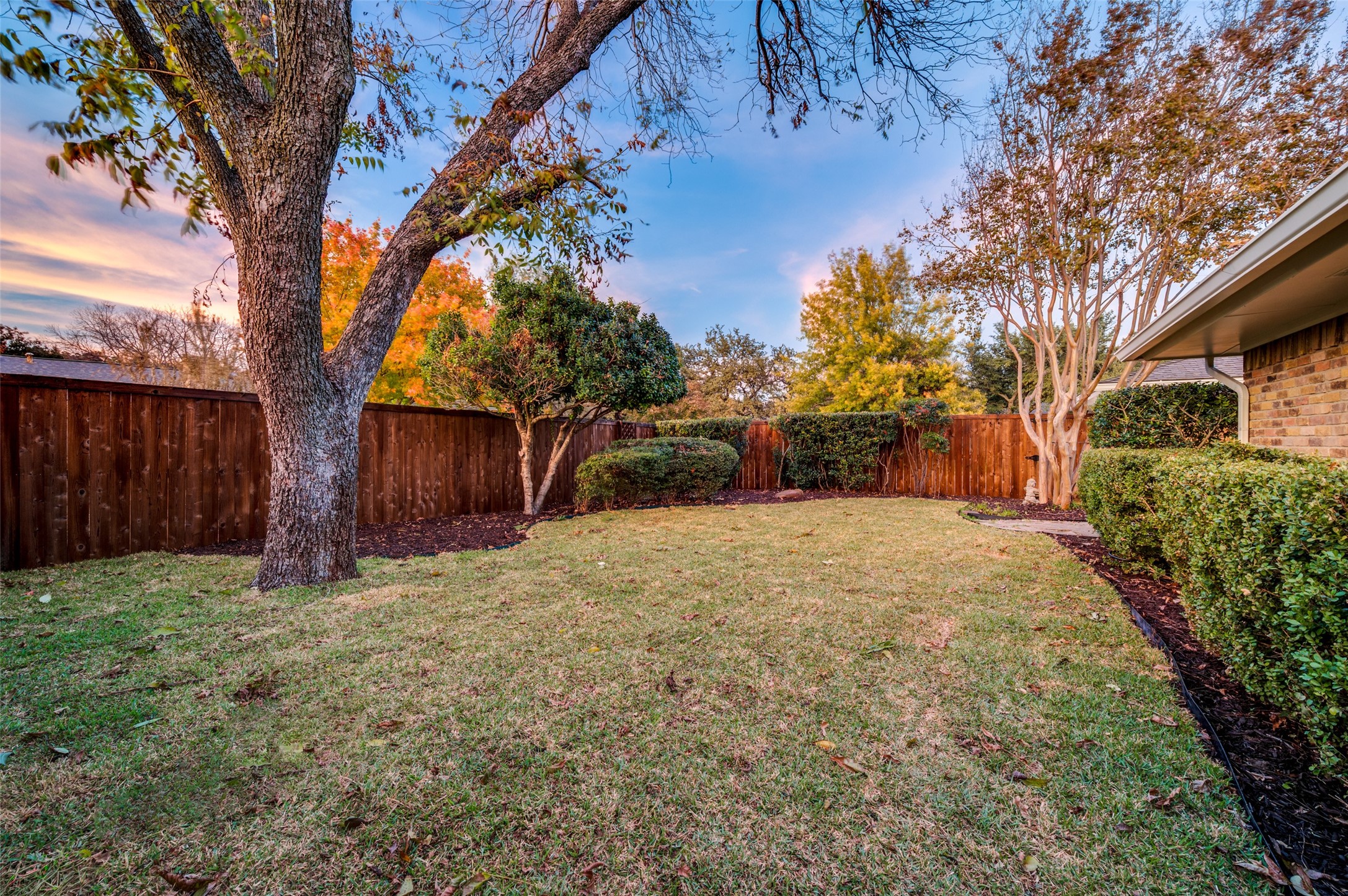 2601 Red Oak Lane