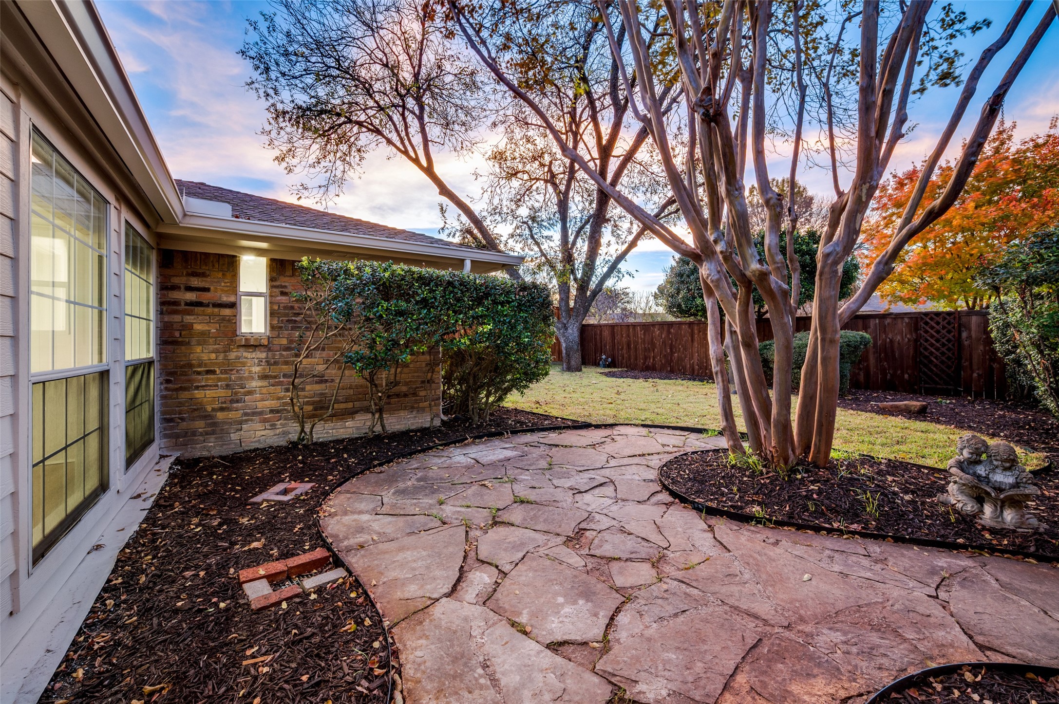 2601 Red Oak Lane
