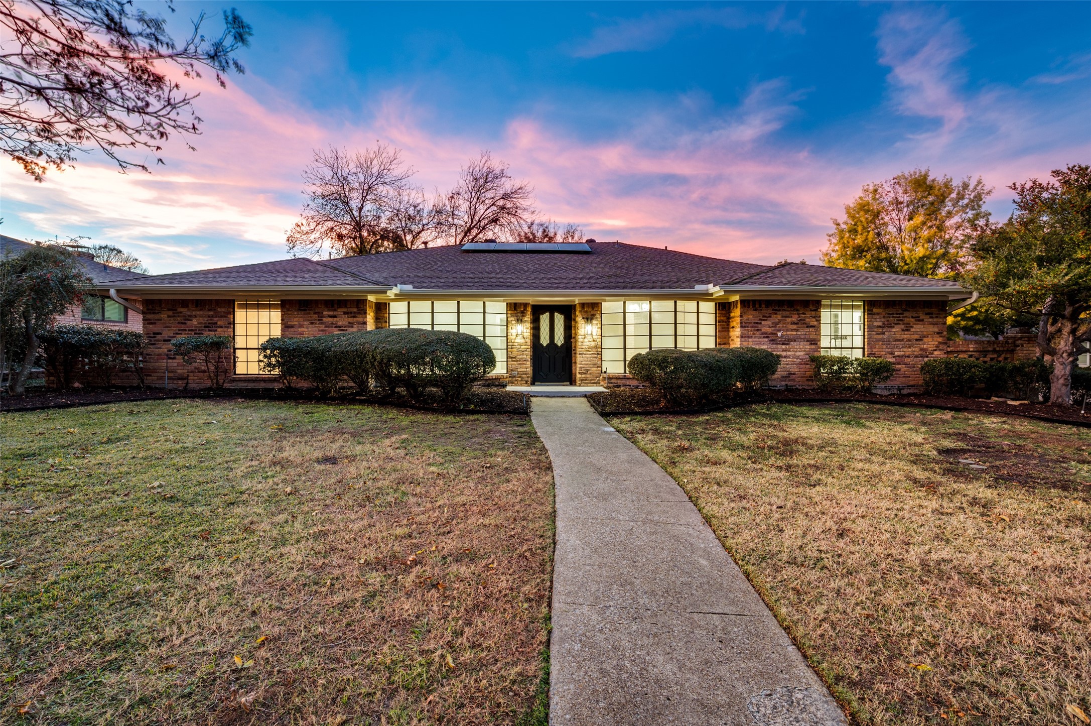 2601 Red Oak Lane