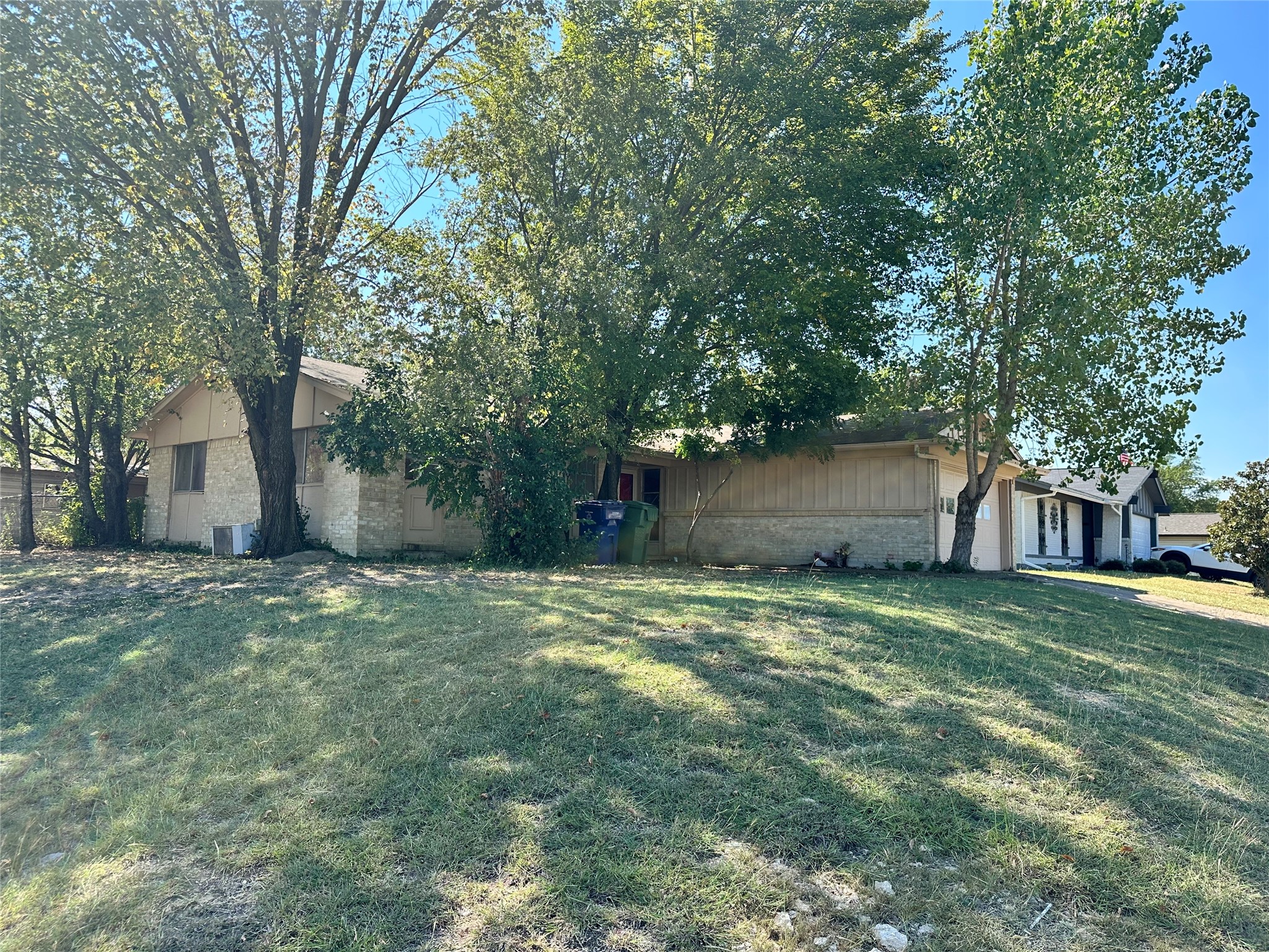 1602 Archery Lane
