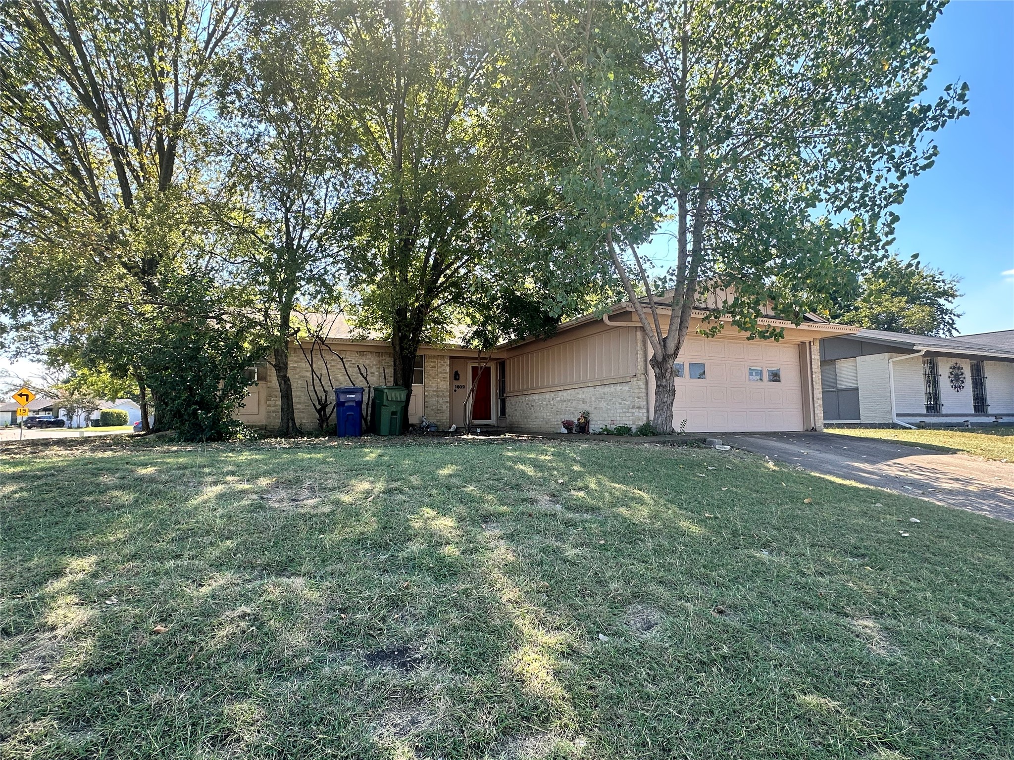 1602 Archery Lane