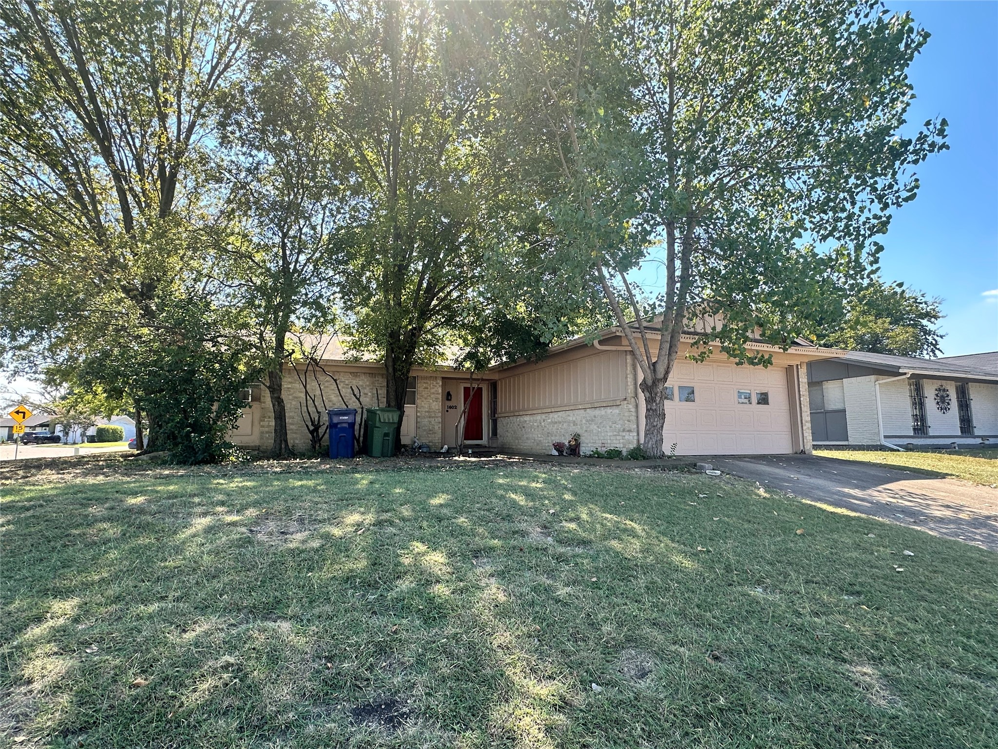 1602 Archery Lane