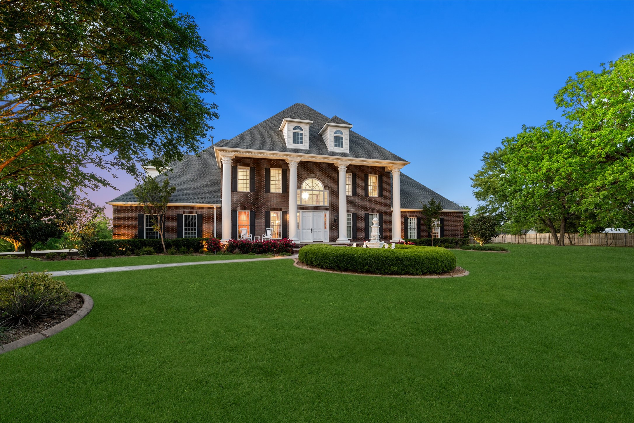 343 E Town East Boulevard