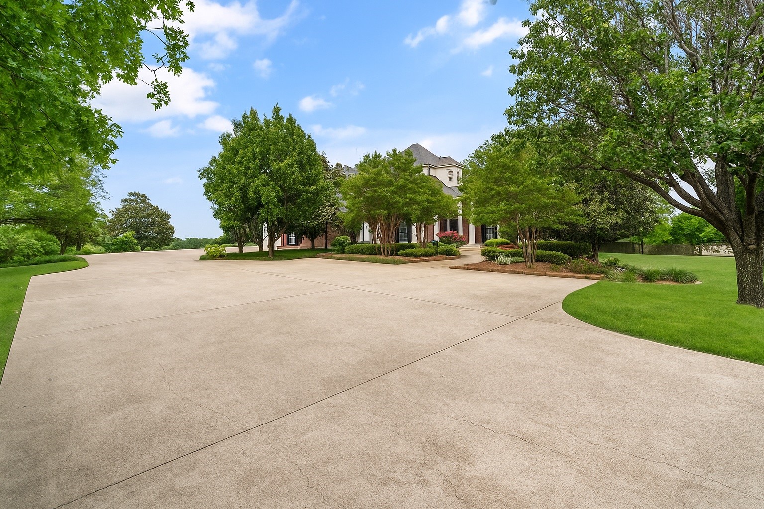 343 E Town East Boulevard