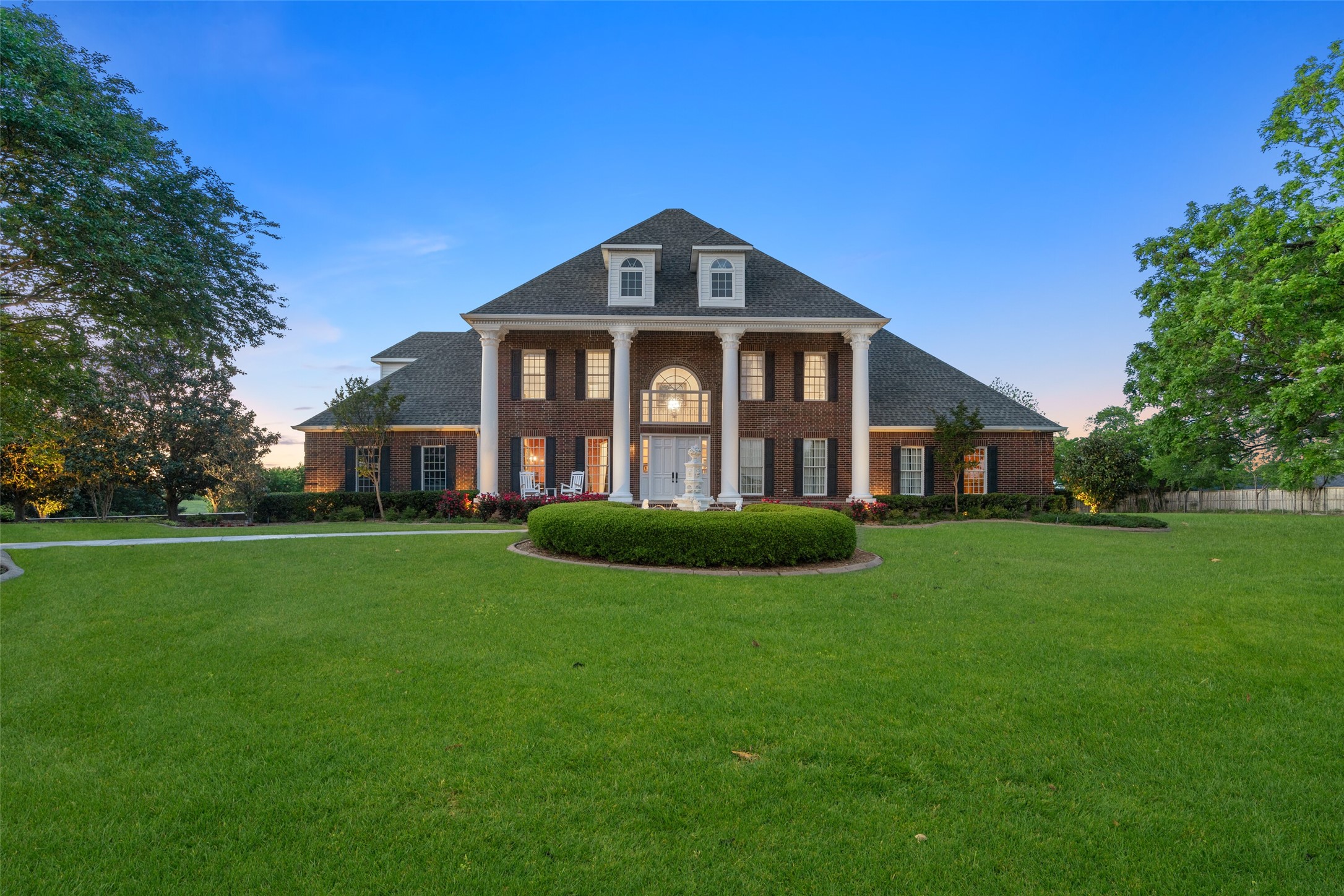 343 E Town East Boulevard