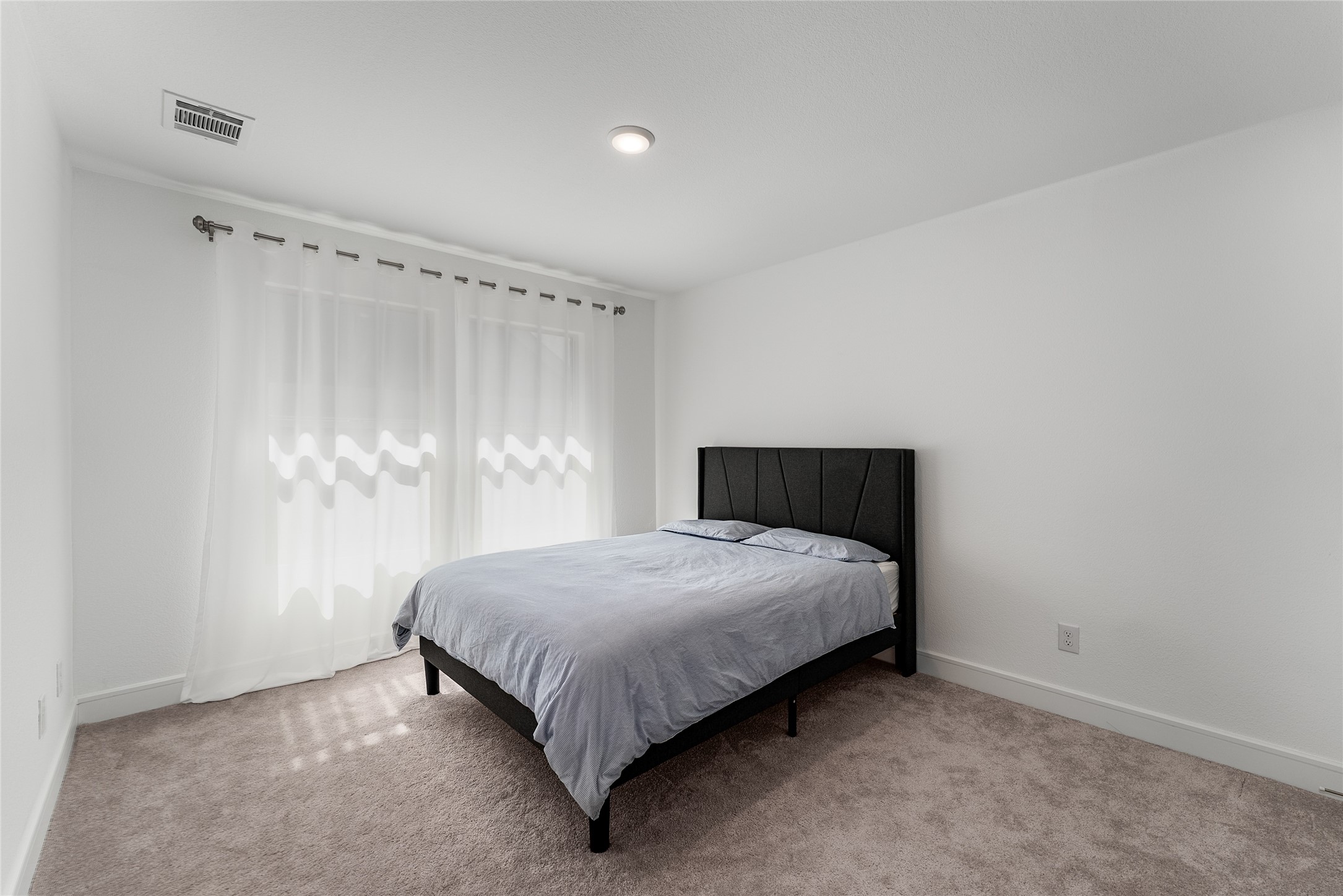 1045 Bleriot Drive