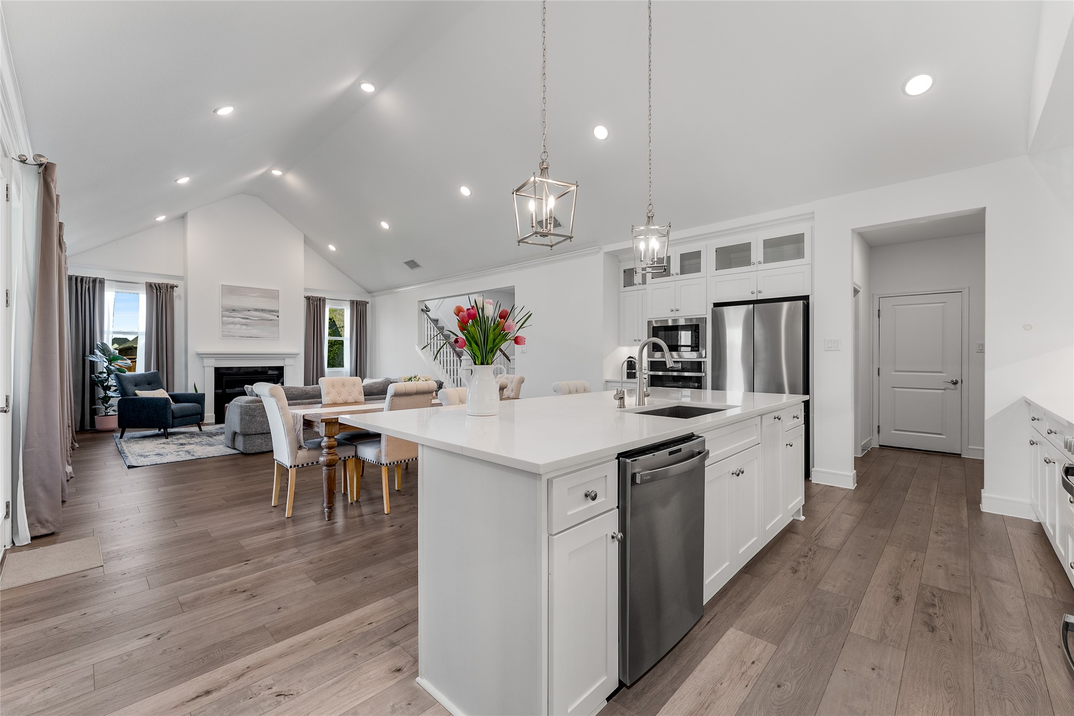 1045 Bleriot Drive