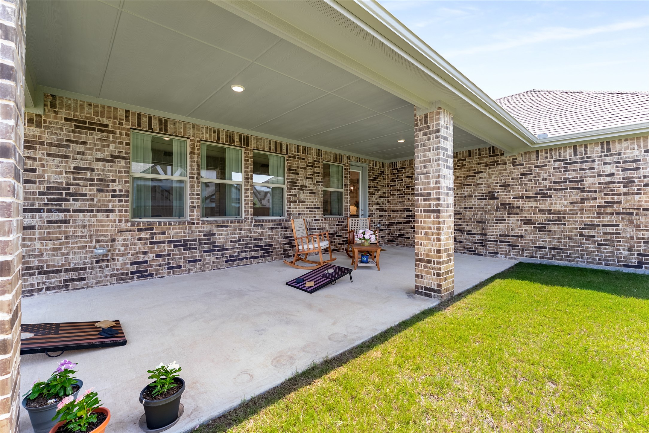 1045 Bleriot Drive