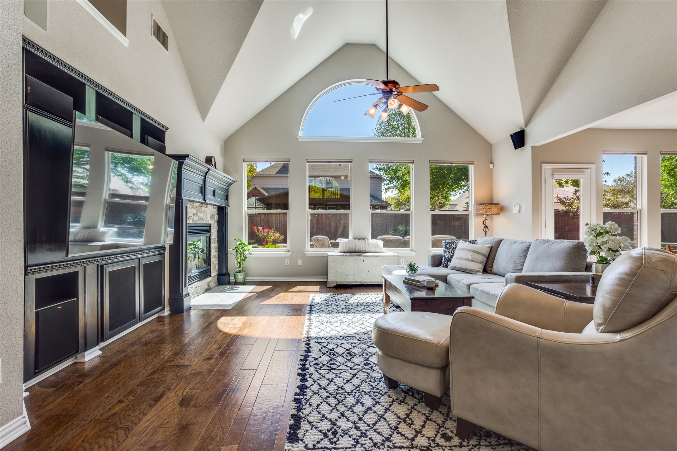 2701 Greenview Drive
