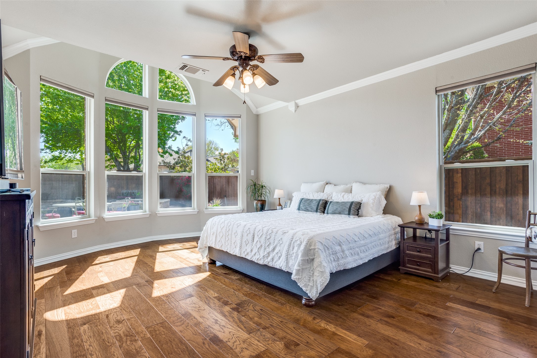 2701 Greenview Drive