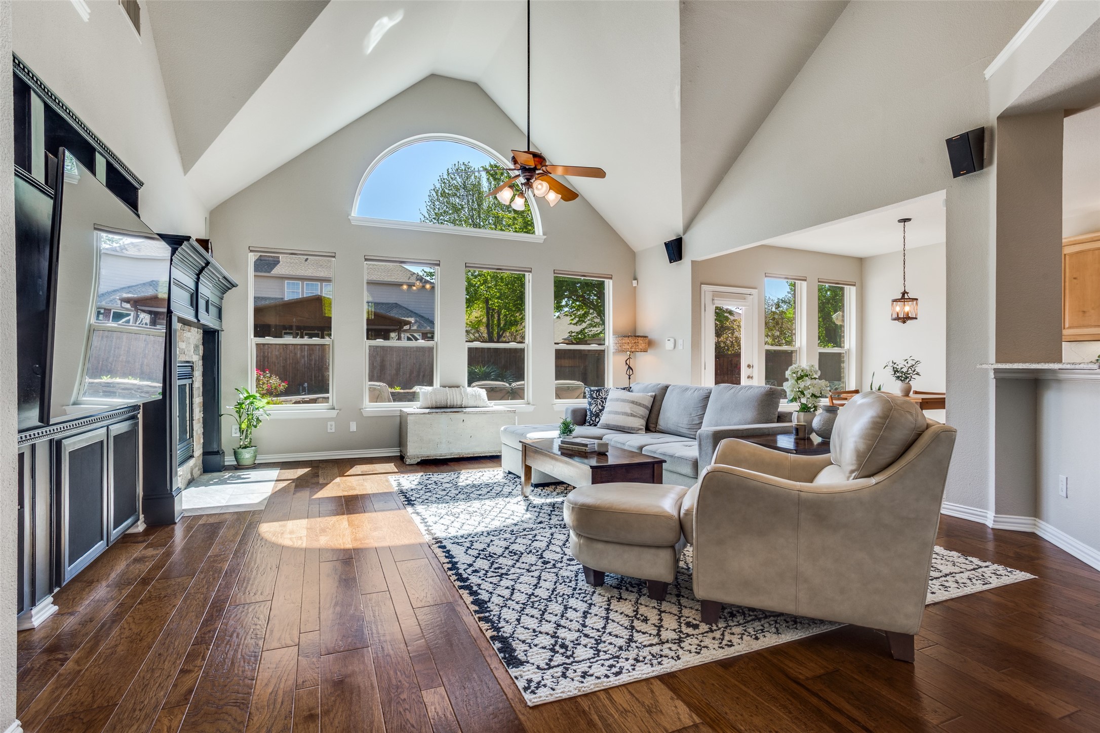 2701 Greenview Drive