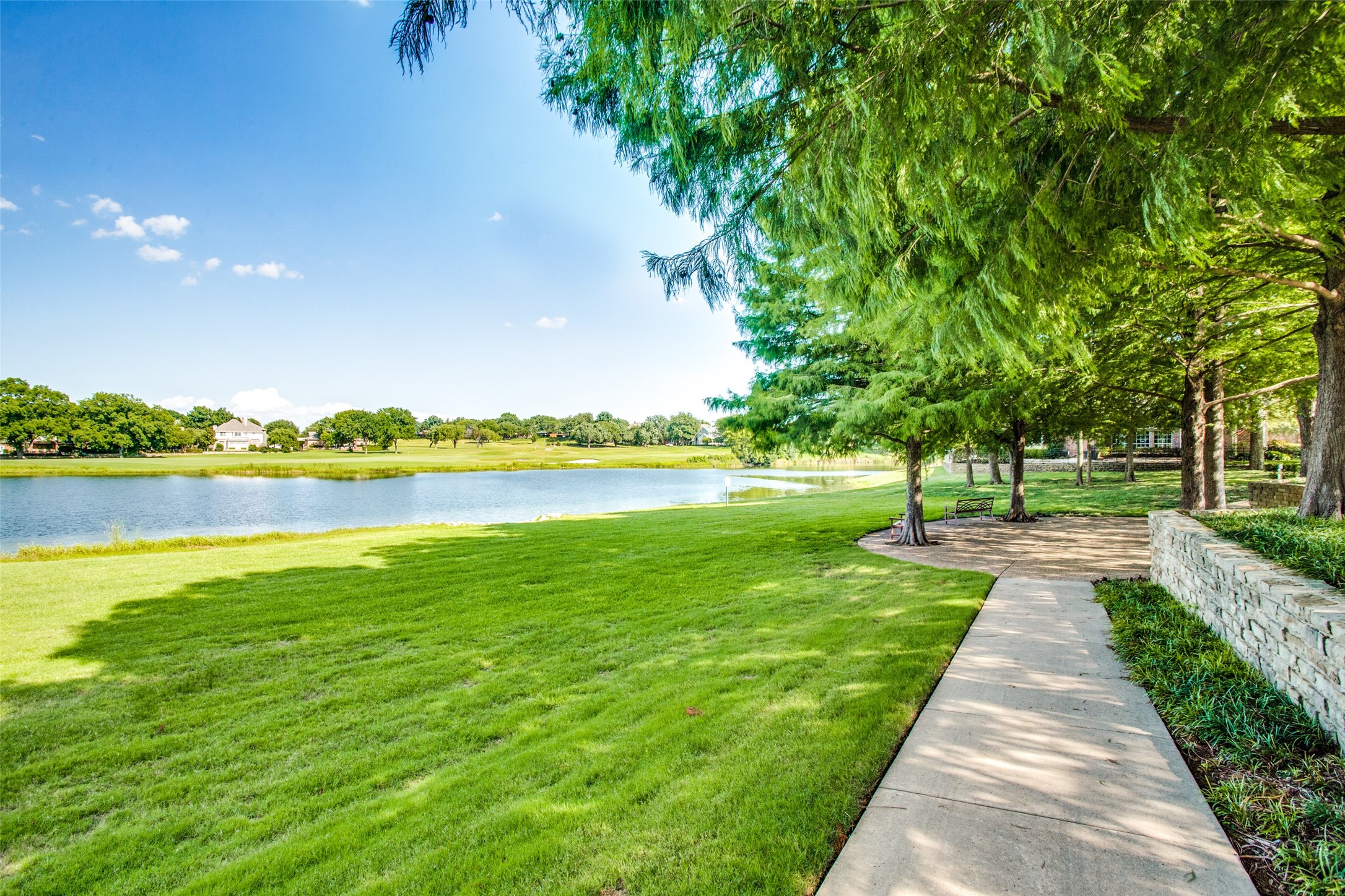 2701 Greenview Drive