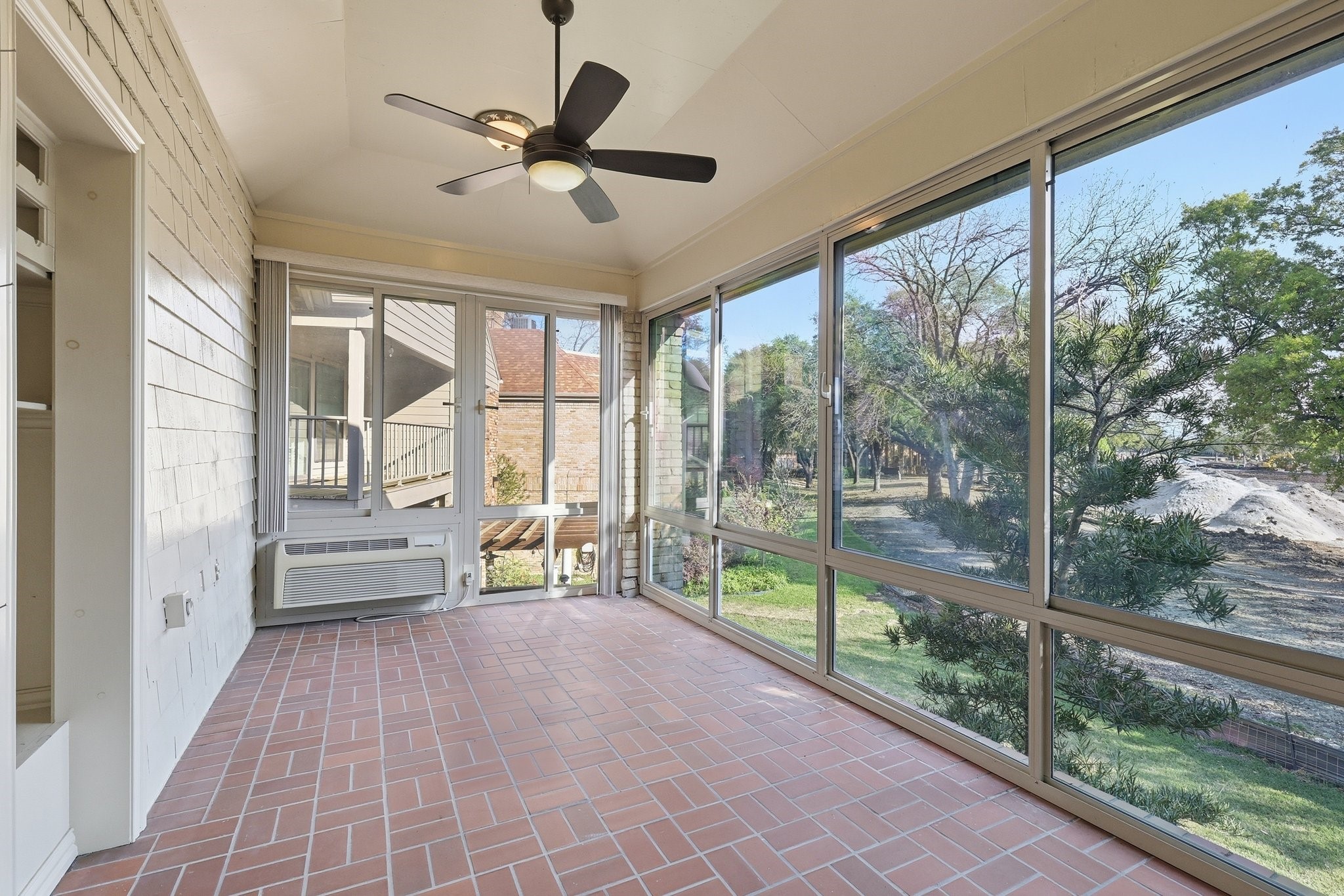 16815 Village Lane