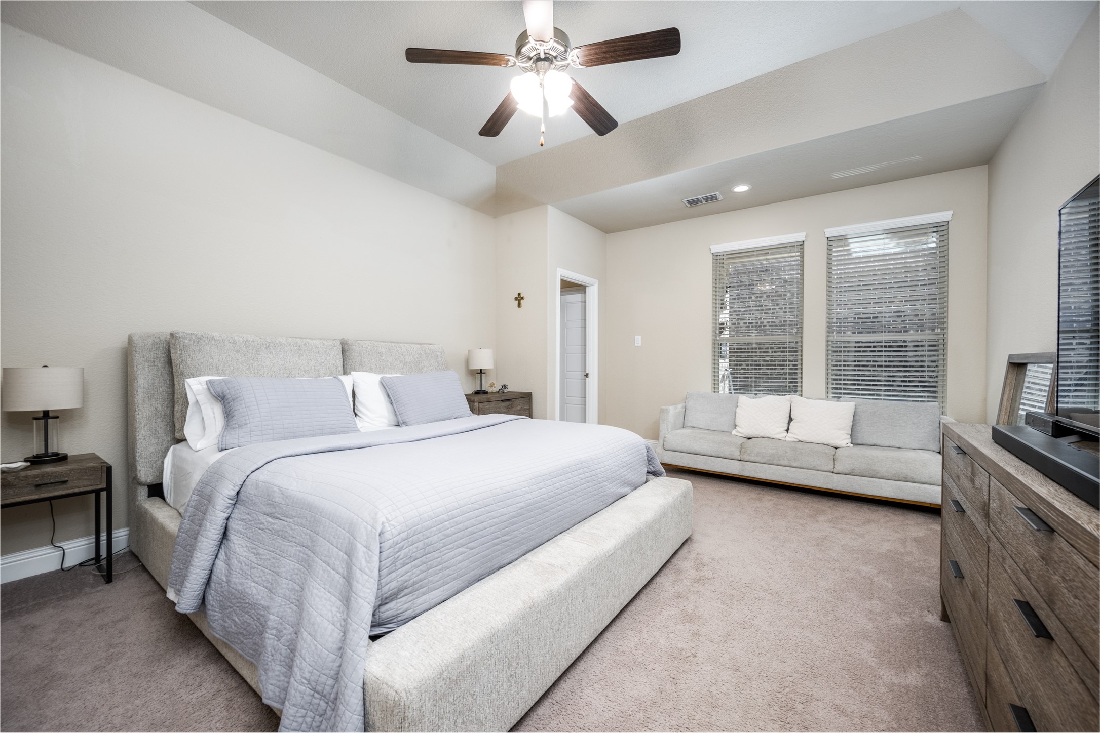 828 Parkside Drive