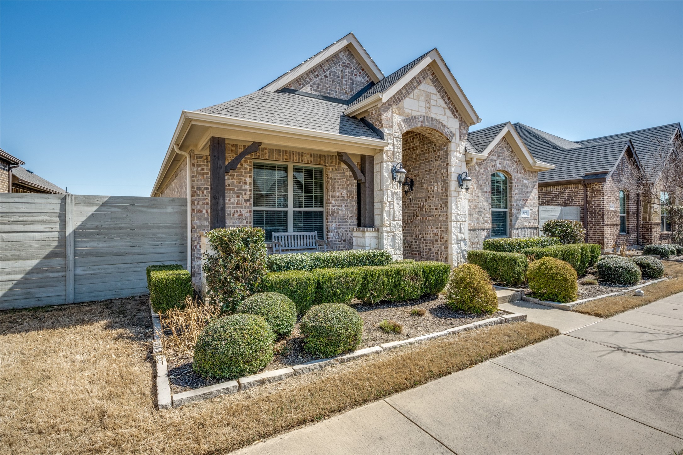 828 Parkside Drive
