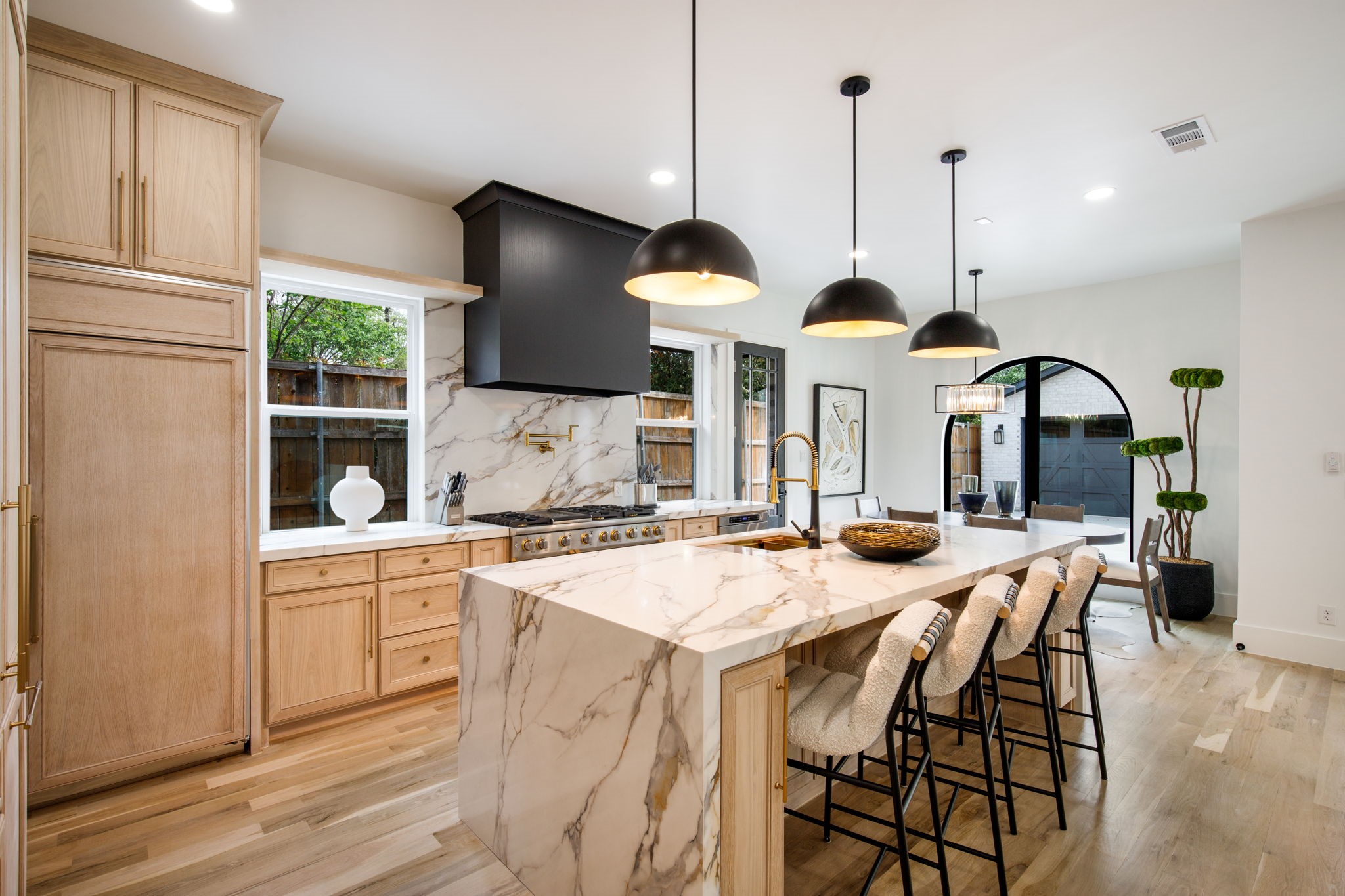 6162 Prospect Avenue