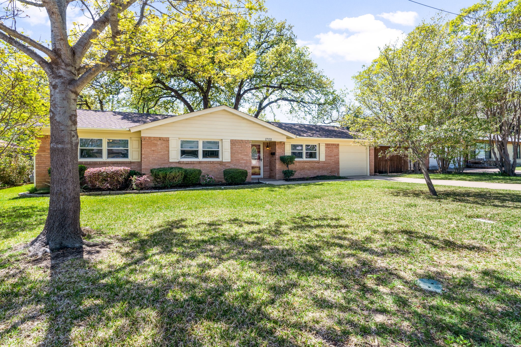 1702 Hendrix Drive