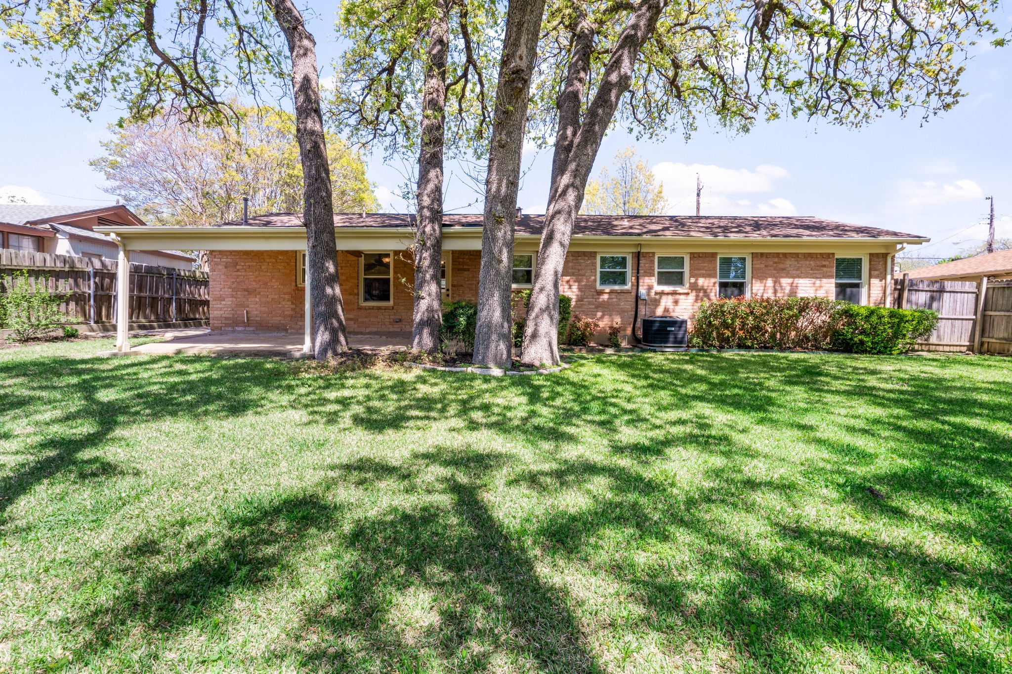 1702 Hendrix Drive