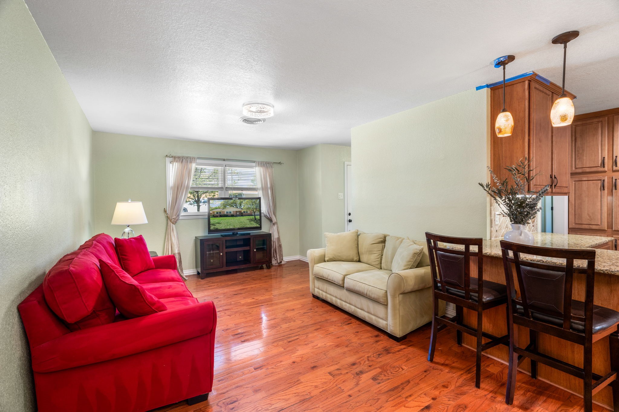 1702 Hendrix Drive