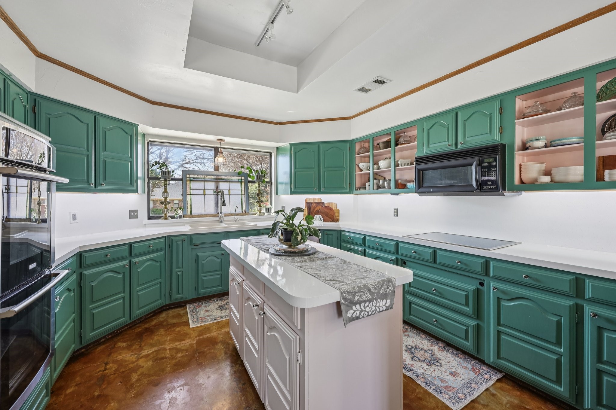 10202 Chisholm Trail