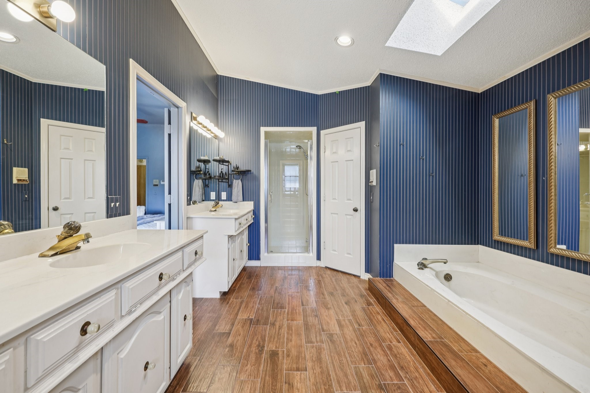 10202 Chisholm Trail