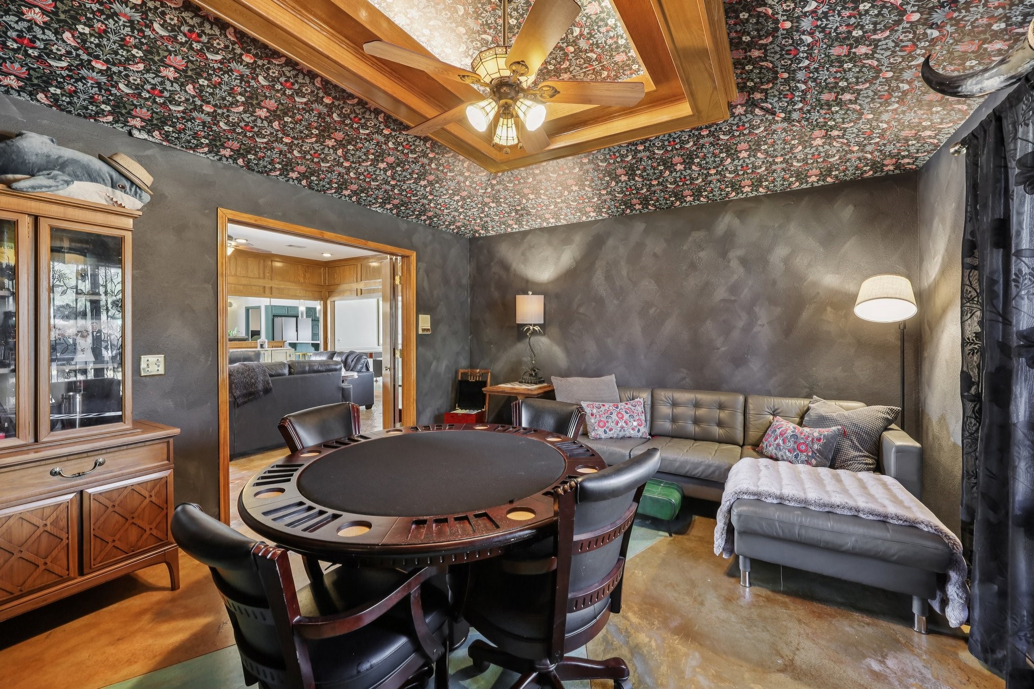 10202 Chisholm Trail
