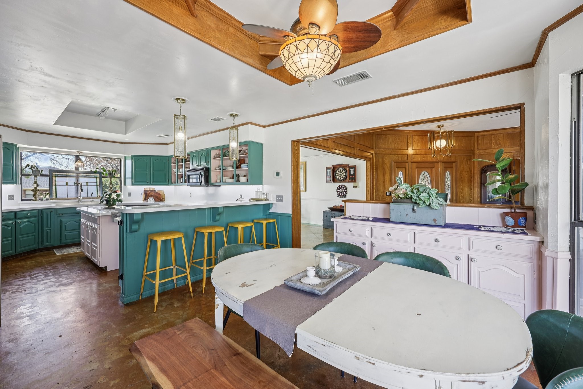 10202 Chisholm Trail