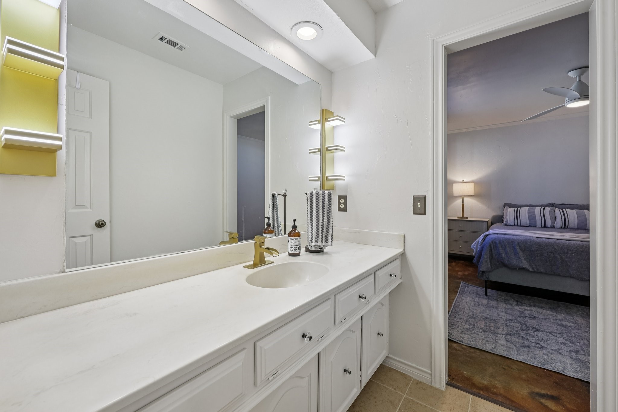 10202 Chisholm Trail